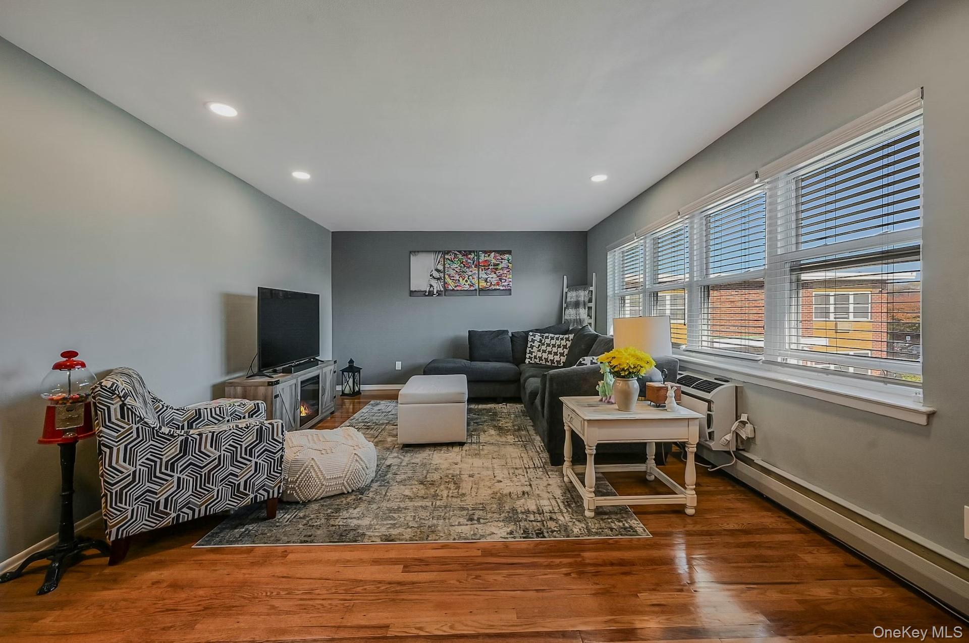 45 Farber Drive # 45, West Babylon, NY 11704