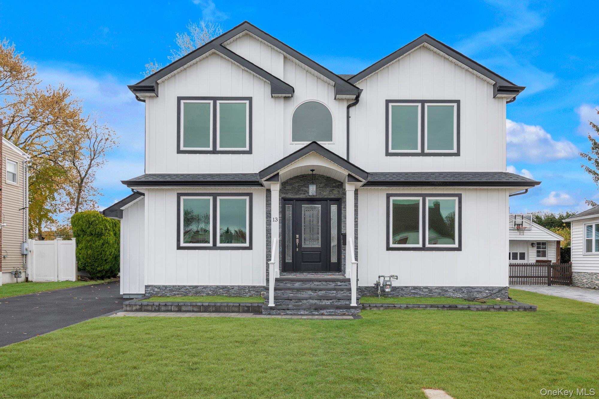 13 Garden Boulevard, Hicksville, NY 11801