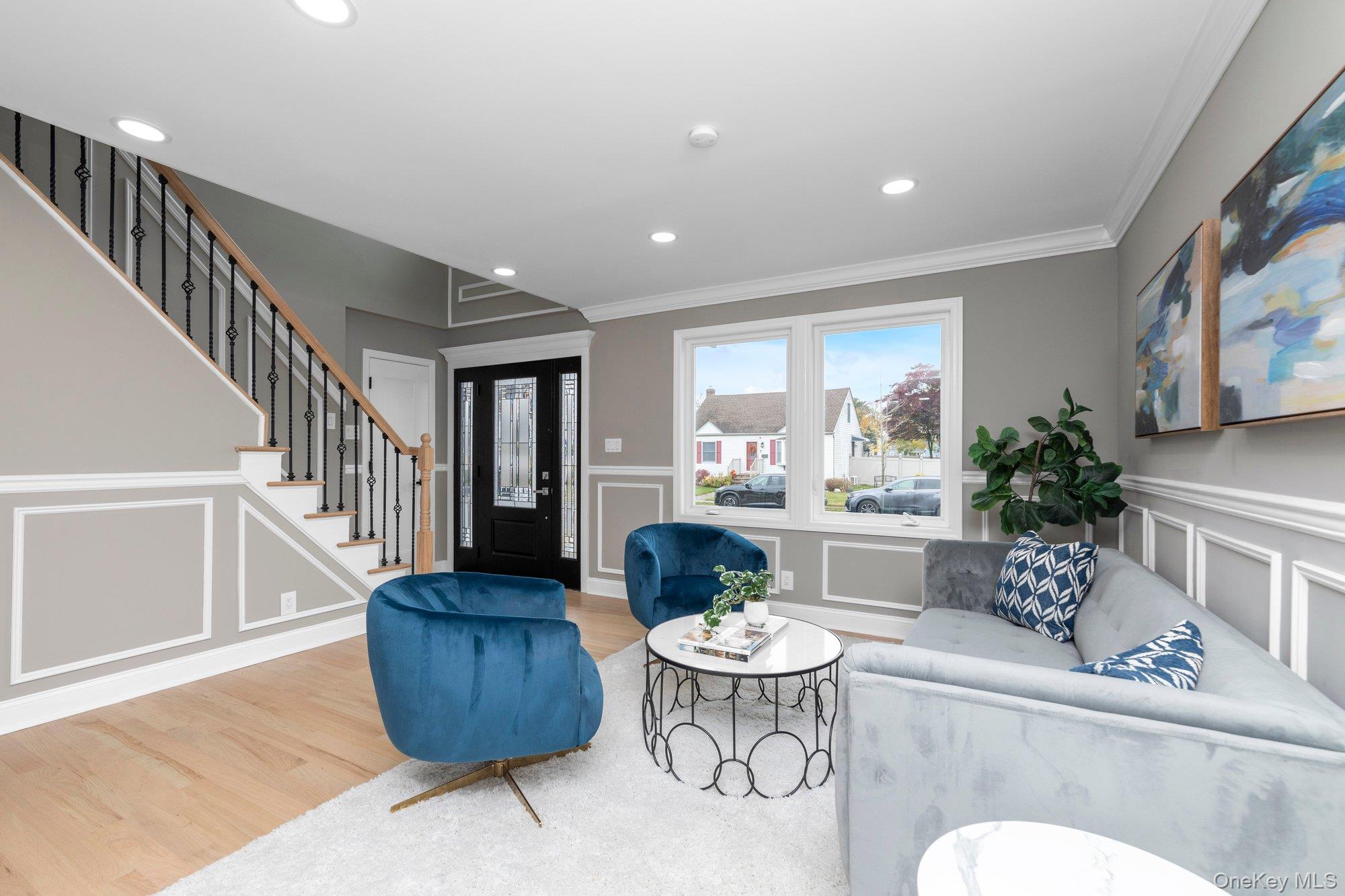 13 Garden Boulevard, Hicksville, NY 11801