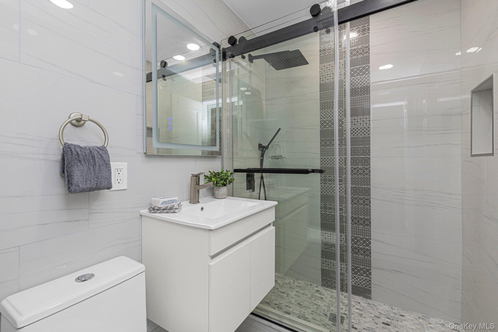 13 Garden Boulevard, Hicksville, NY 11801