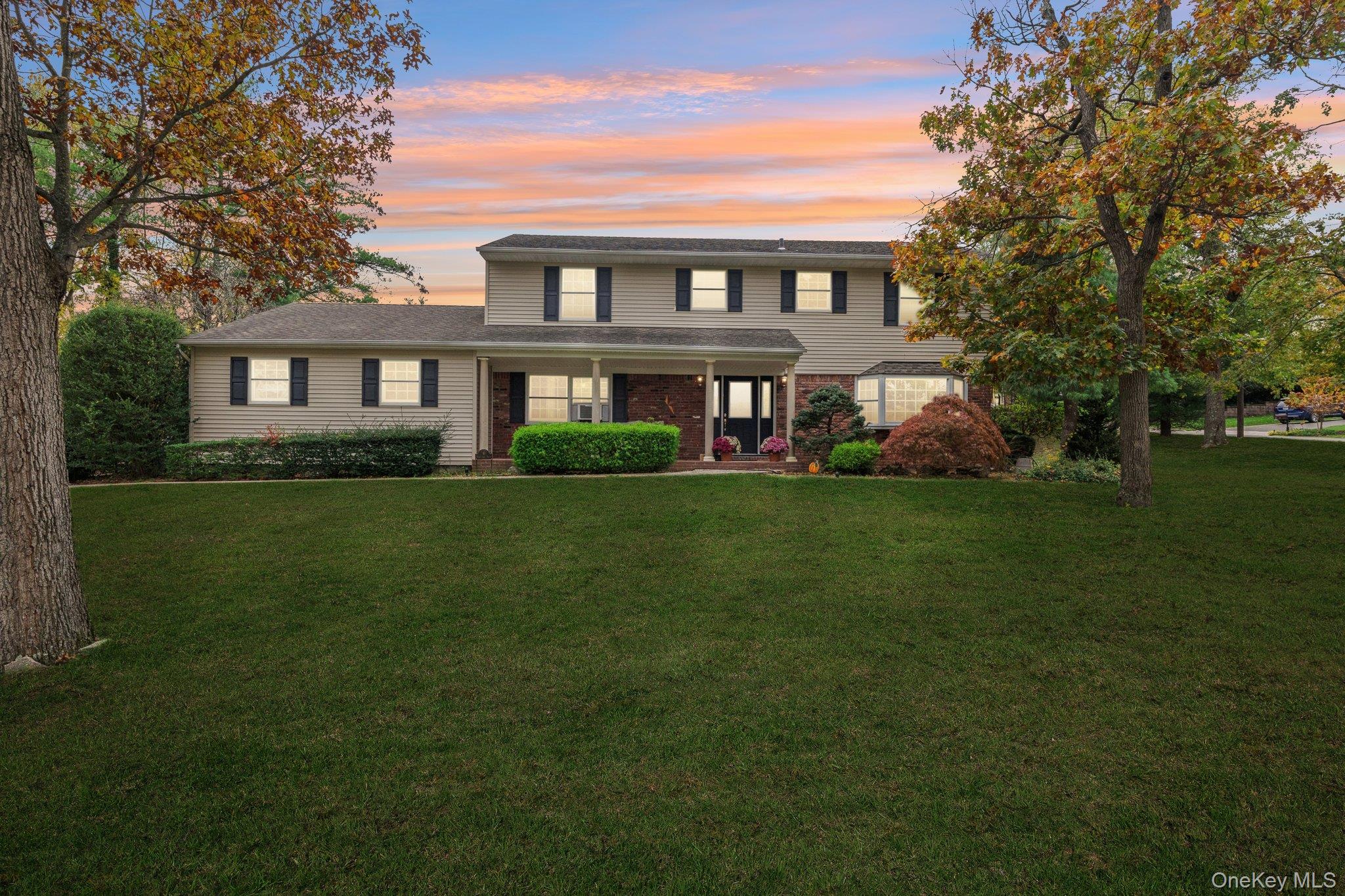 9 Princeton Drive, Plainview, NY 11803