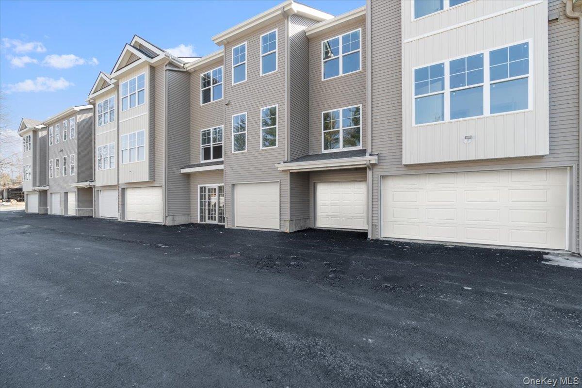 75 Forester Avenue # TH1, Warwick, NY 10990