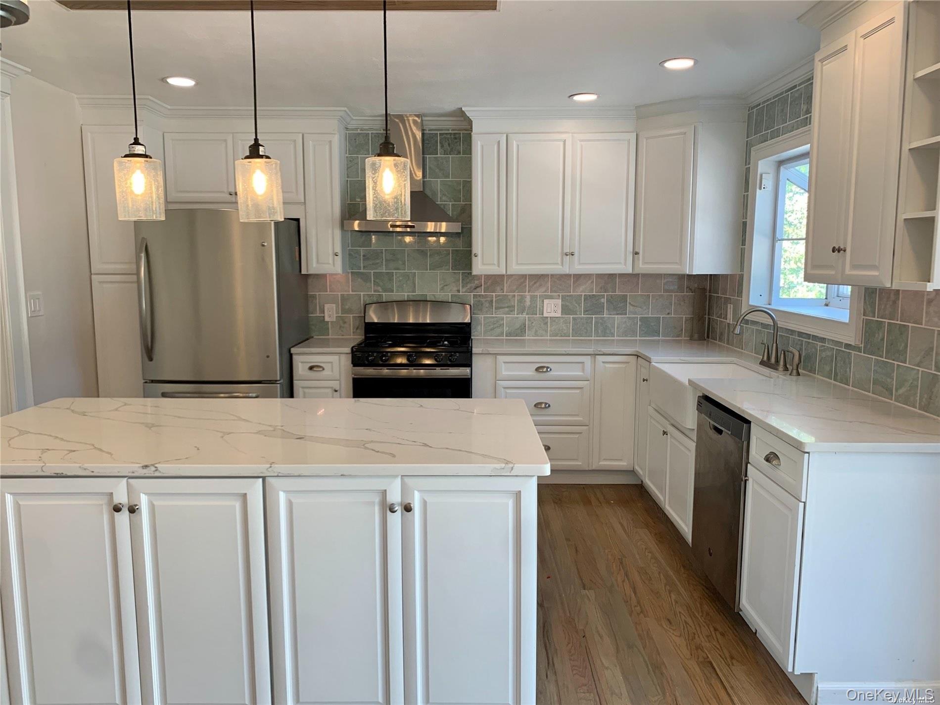 1671 Claas Avenue, Holbrook, NY 11741