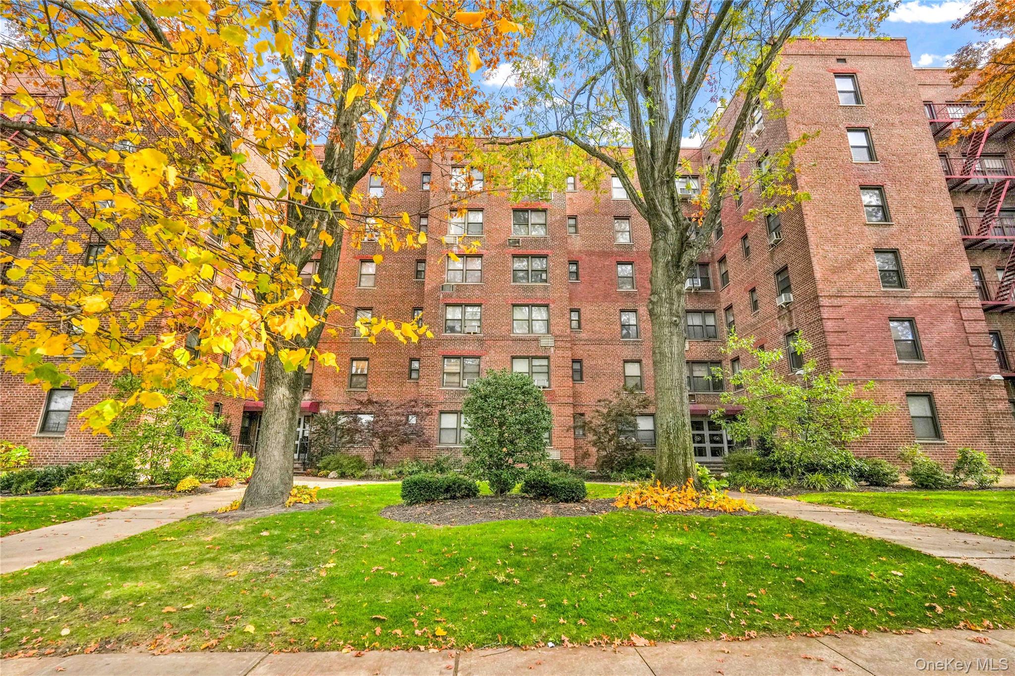 25-11 Union Street # 2G, Flushing, NY 11354