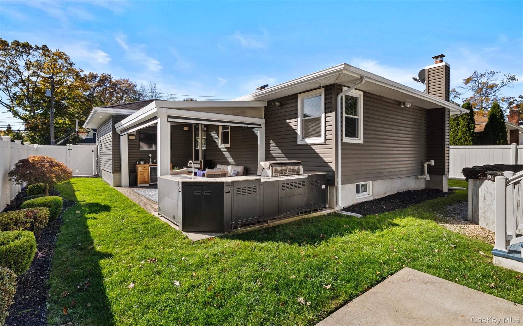 135 N Linden Street, Massapequa, NY 11758