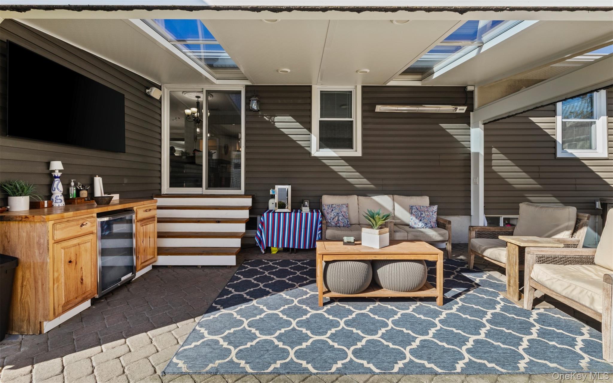 135 N Linden Street, Massapequa, NY 11758