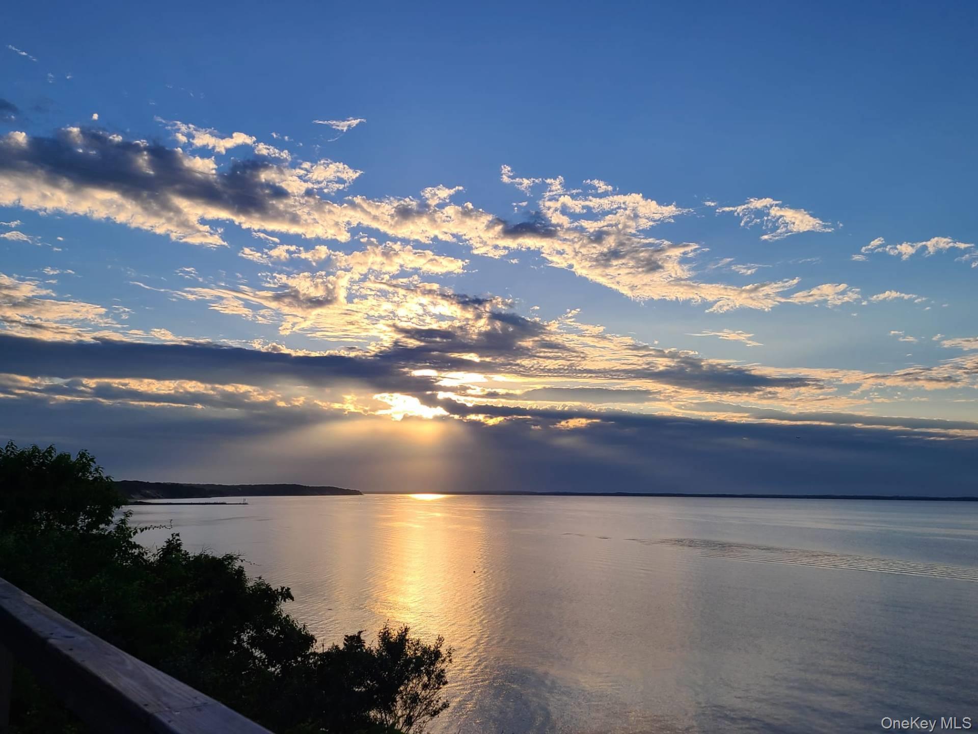 3 Oakhurst Road # 4, Hampton Bays, NY 11946