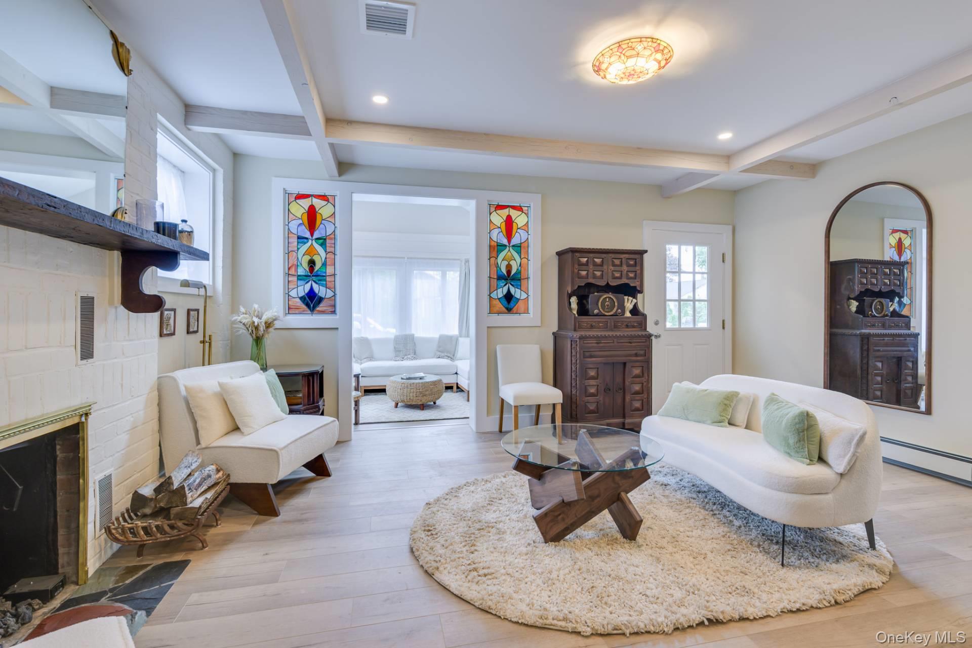 3 Oakhurst Road # 4, Hampton Bays, NY 11946