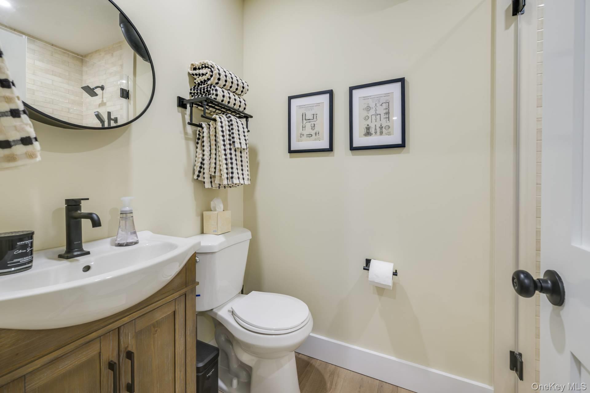 3 Oakhurst Road # 4, Hampton Bays, NY 11946