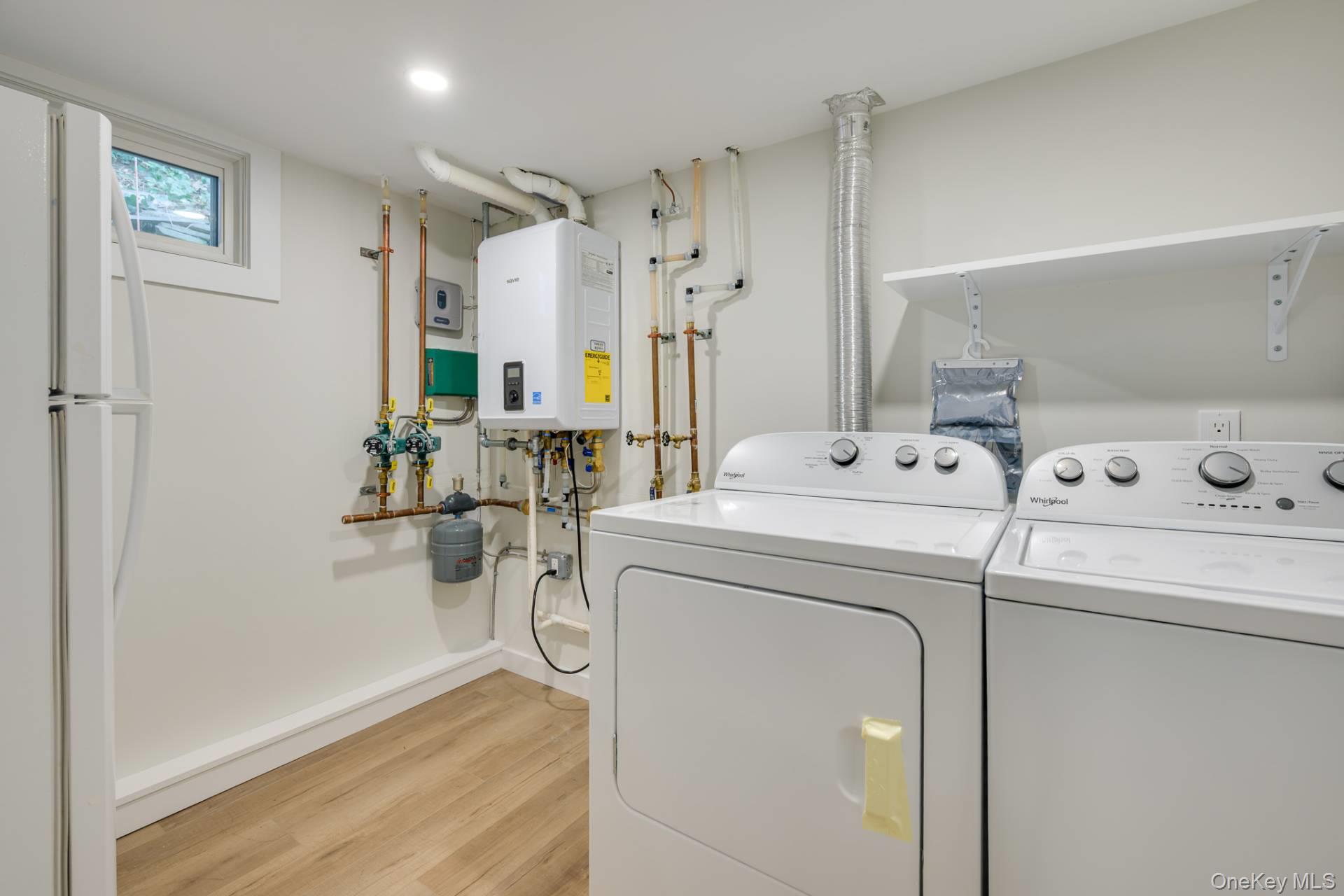 3 Oakhurst Road # 4, Hampton Bays, NY 11946