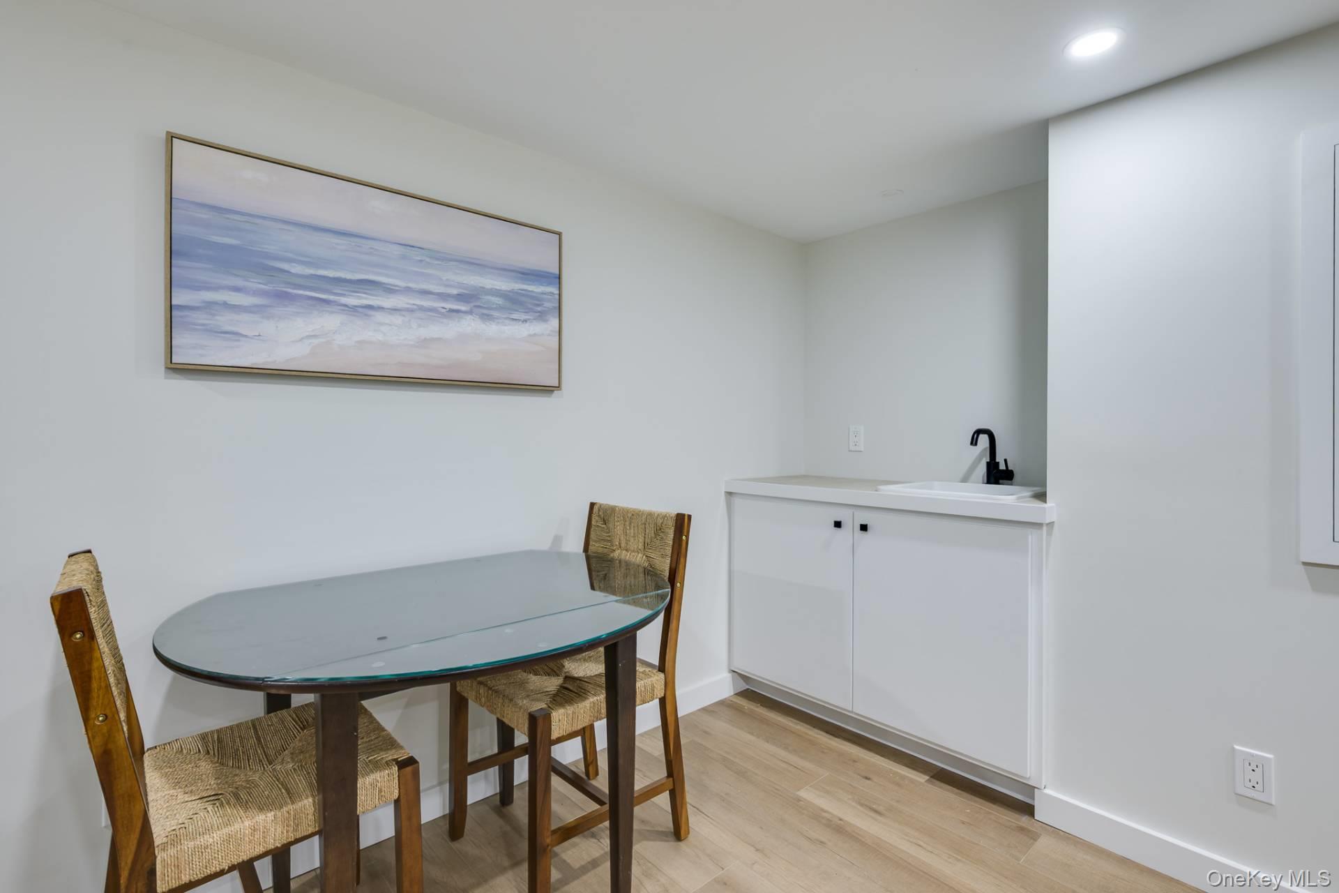 3 Oakhurst Road # 4, Hampton Bays, NY 11946