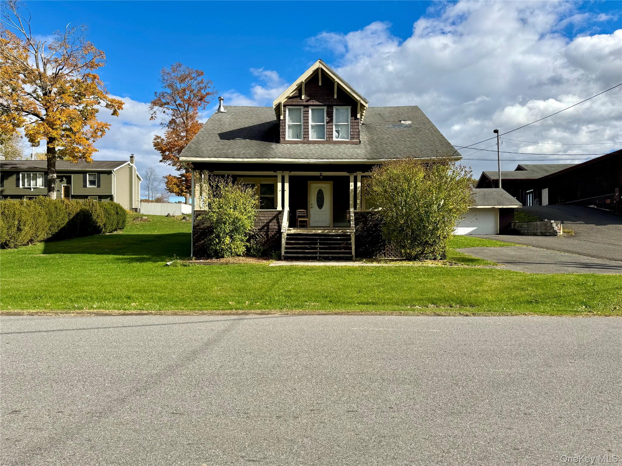 8 Forest Hills Avenue, Catskill, NY 12414