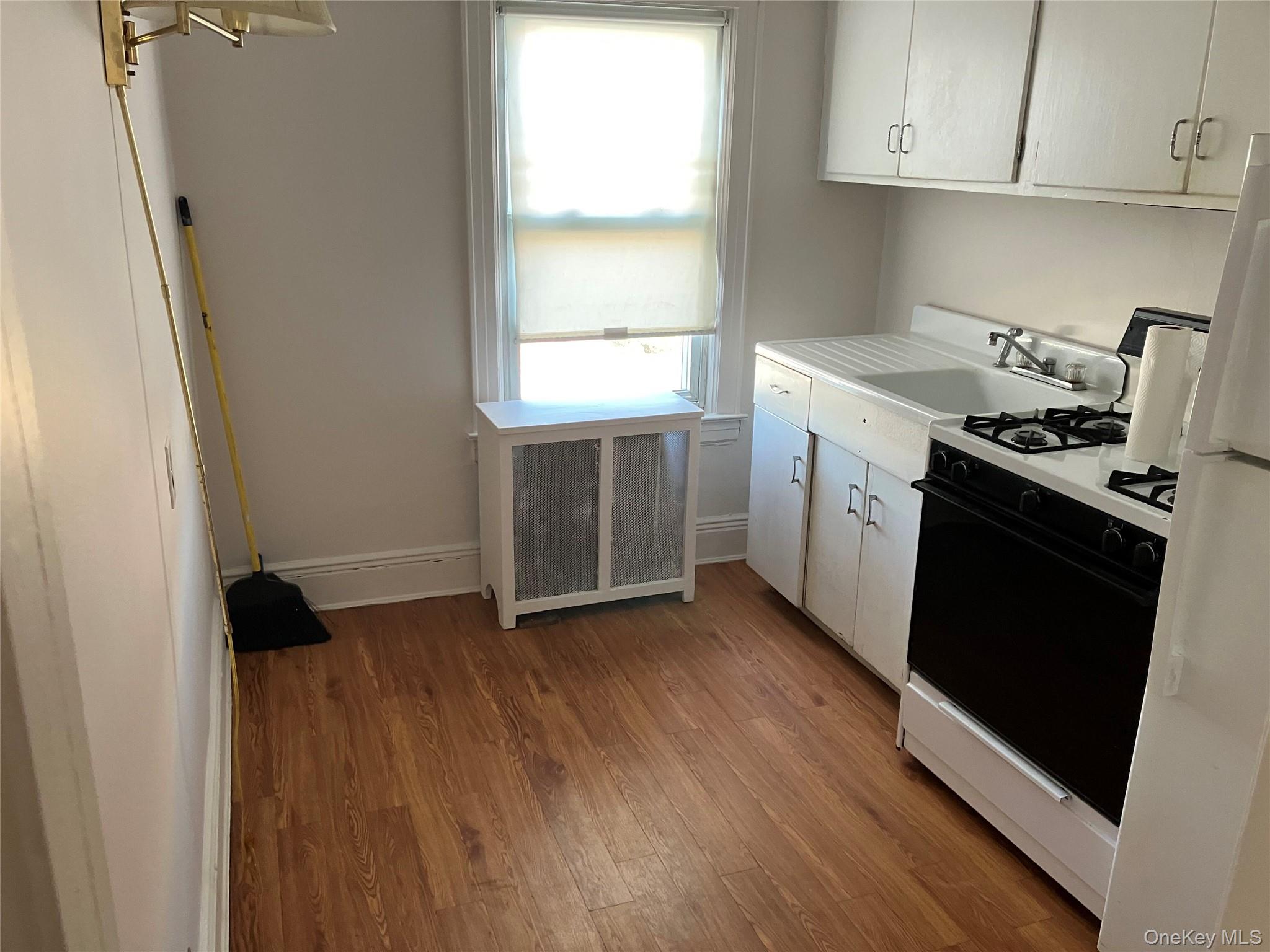 24302 Superior, Floral Park, NY 11001