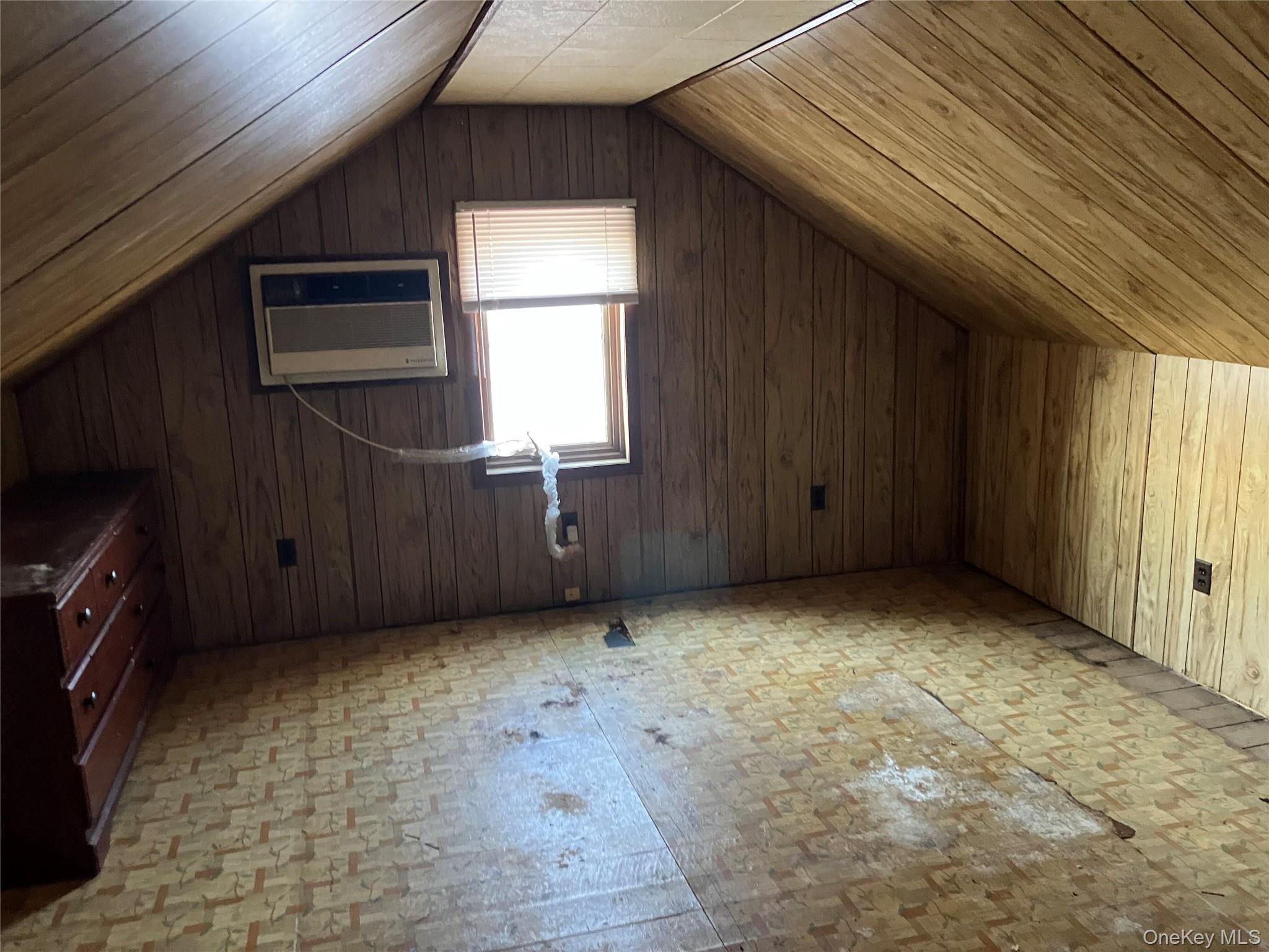 24302 Superior, Floral Park, NY 11001