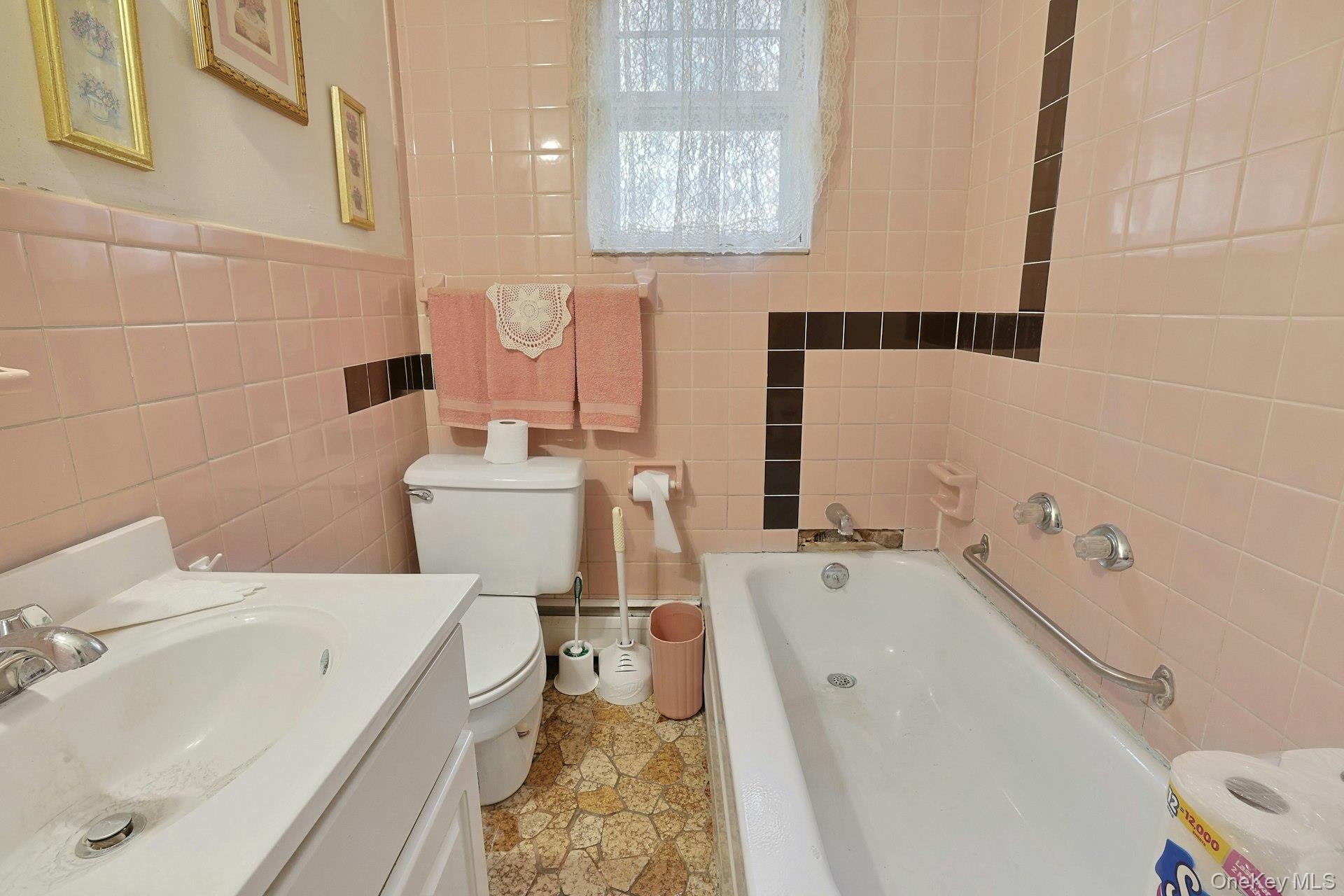 8 Morningside Road, New City, NY 10956