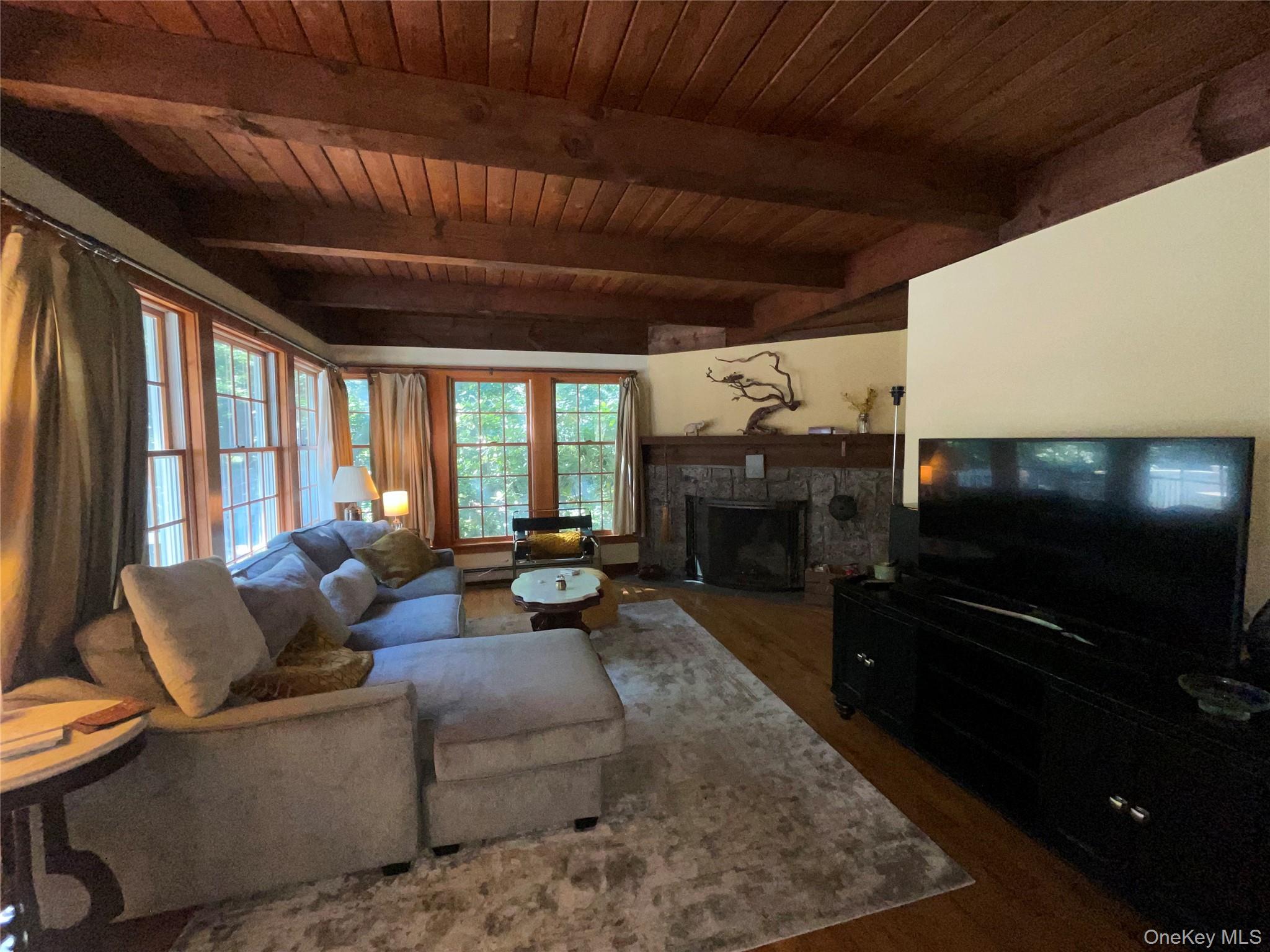 106 Laurel Lane, Port Jefferson, NY 11777