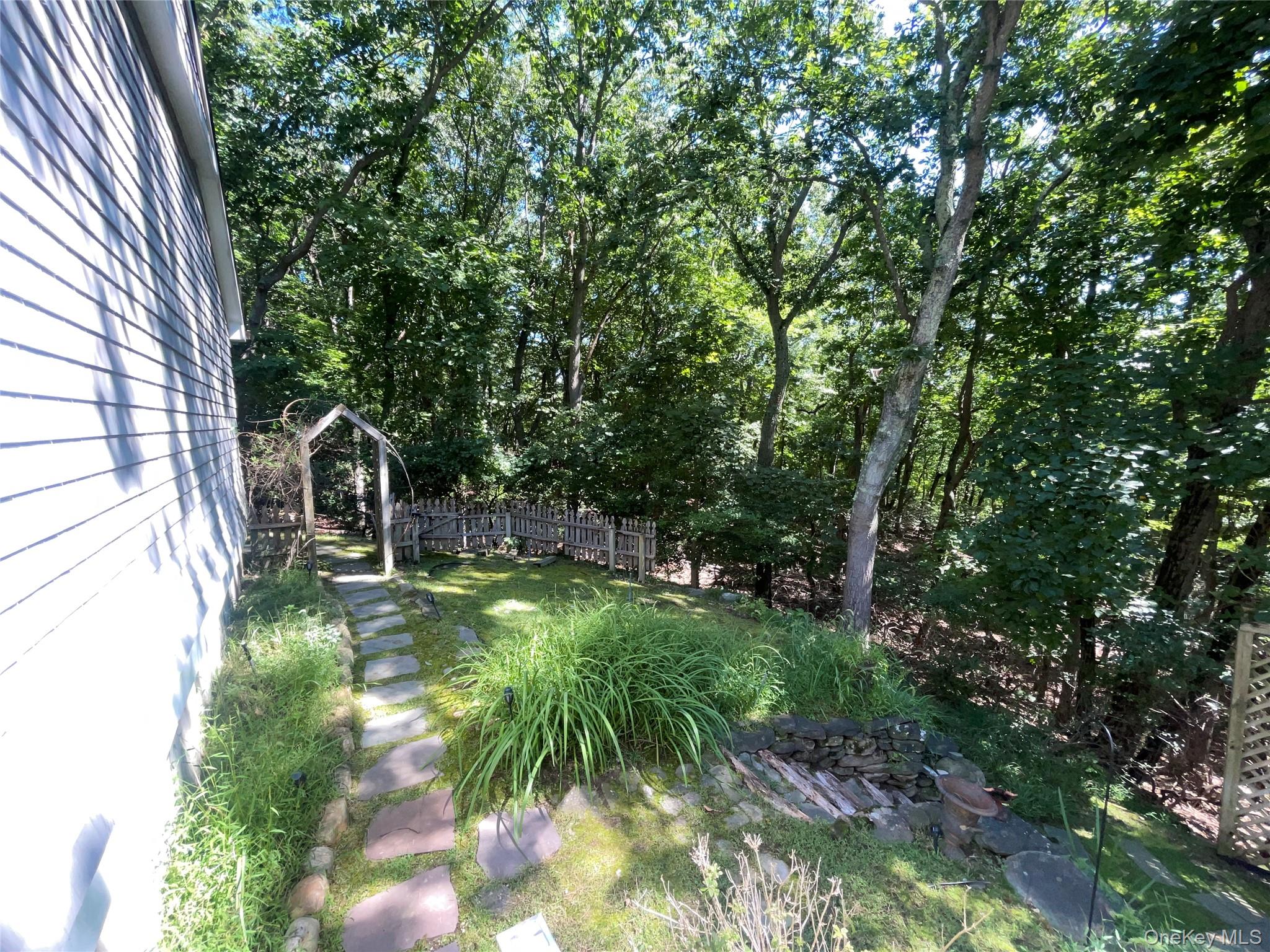 106 Laurel Lane, Port Jefferson, NY 11777