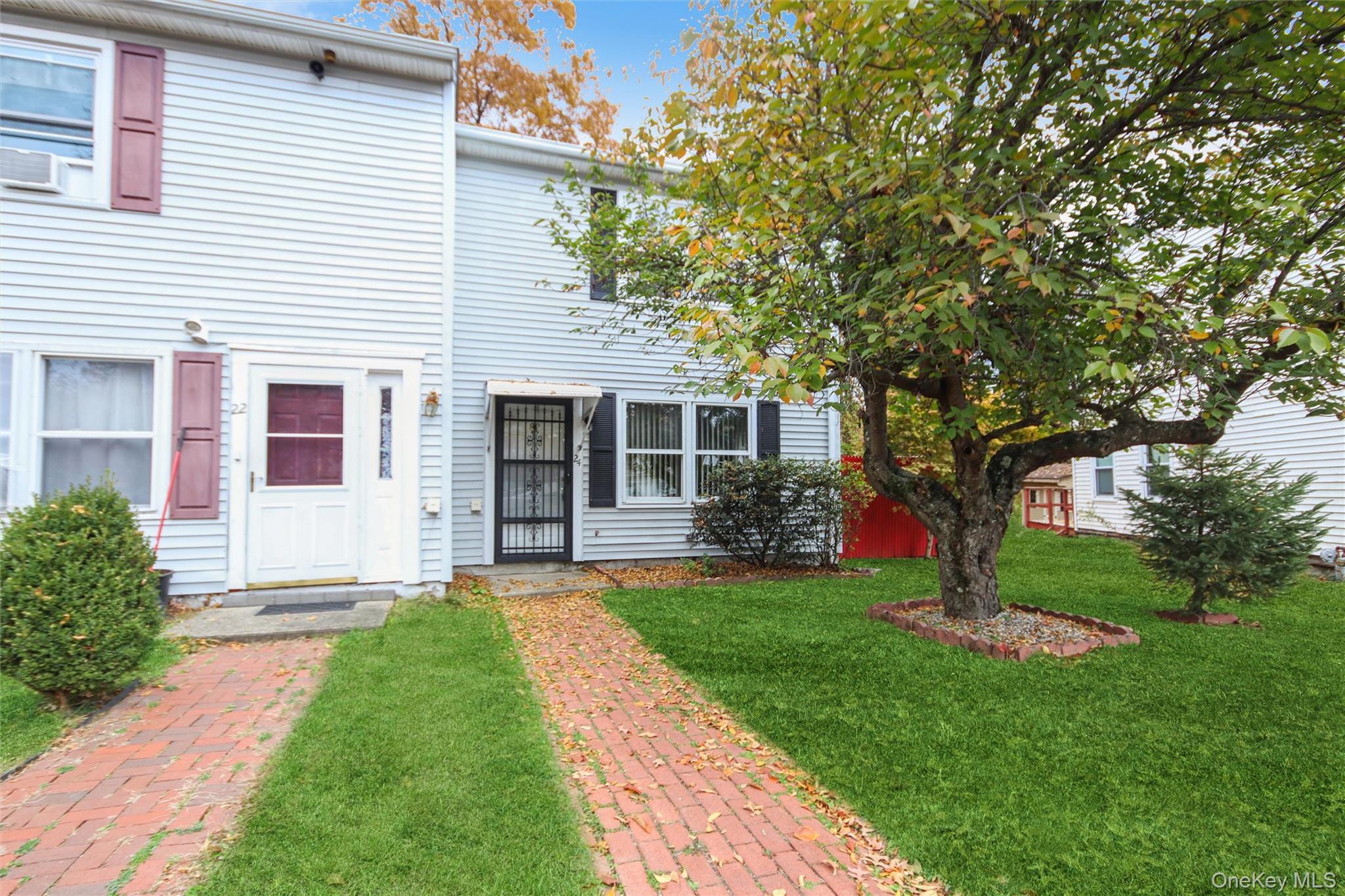 24 Greenhouse Lane, Poughkeepsie, NY 12603