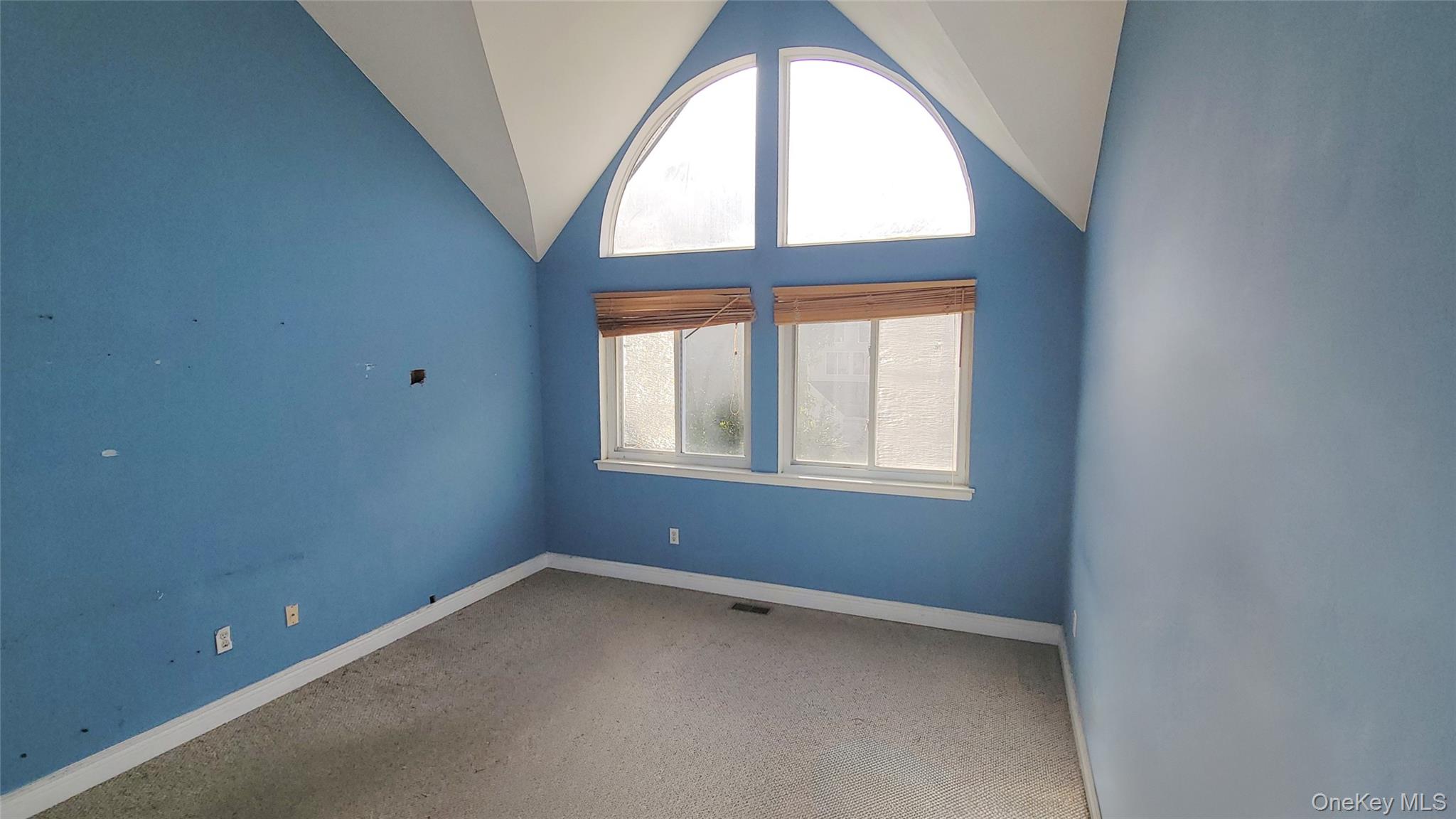 35 Gibbs Road # 22, Coram, NY 11727