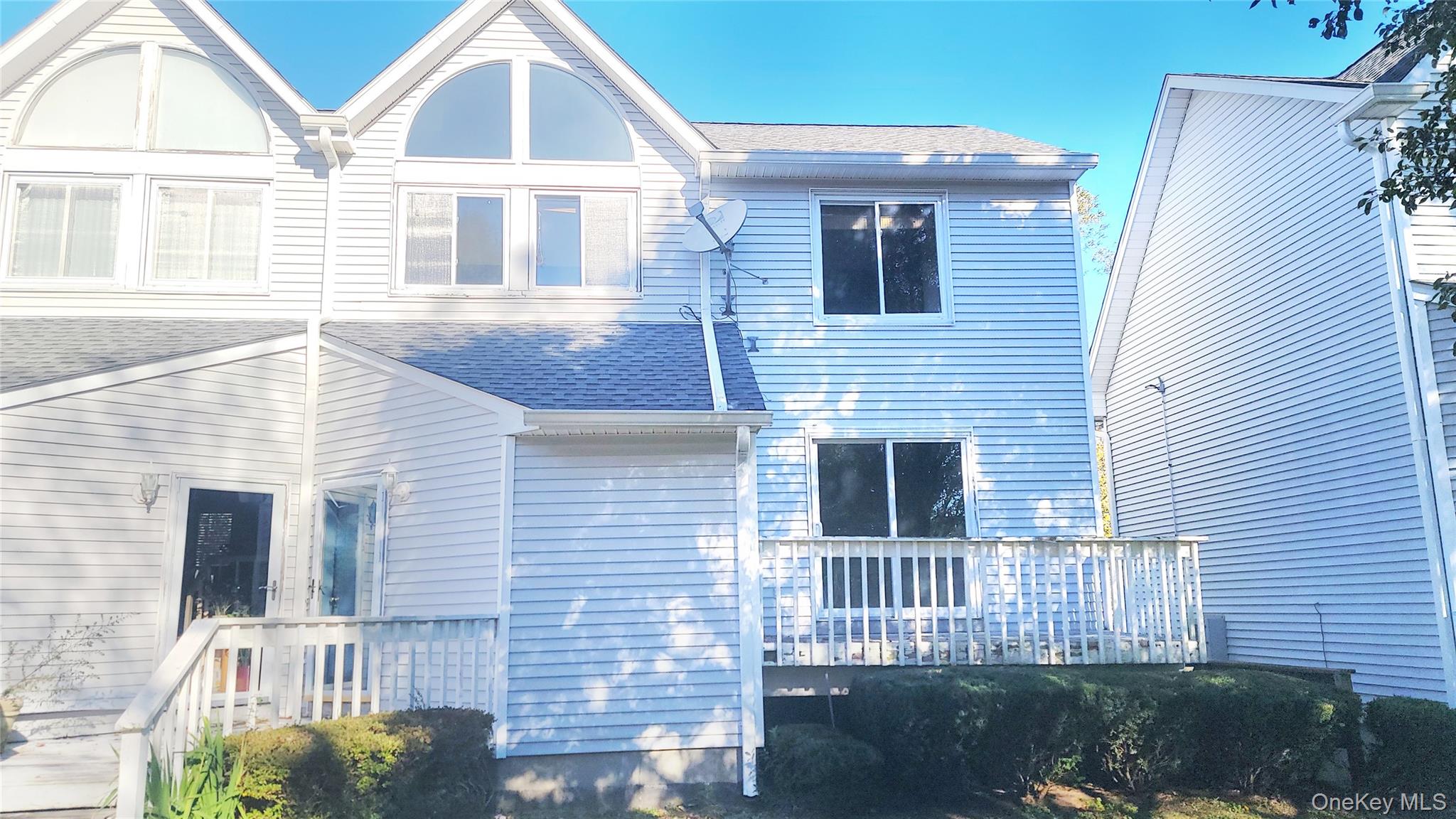 35 Gibbs Road # 22, Coram, NY 11727