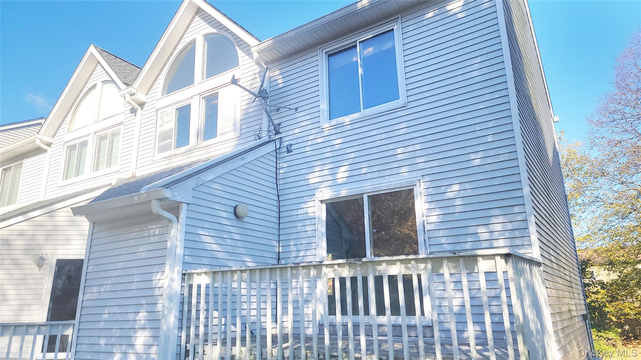 35 Gibbs Road # 22, Coram, NY 11727