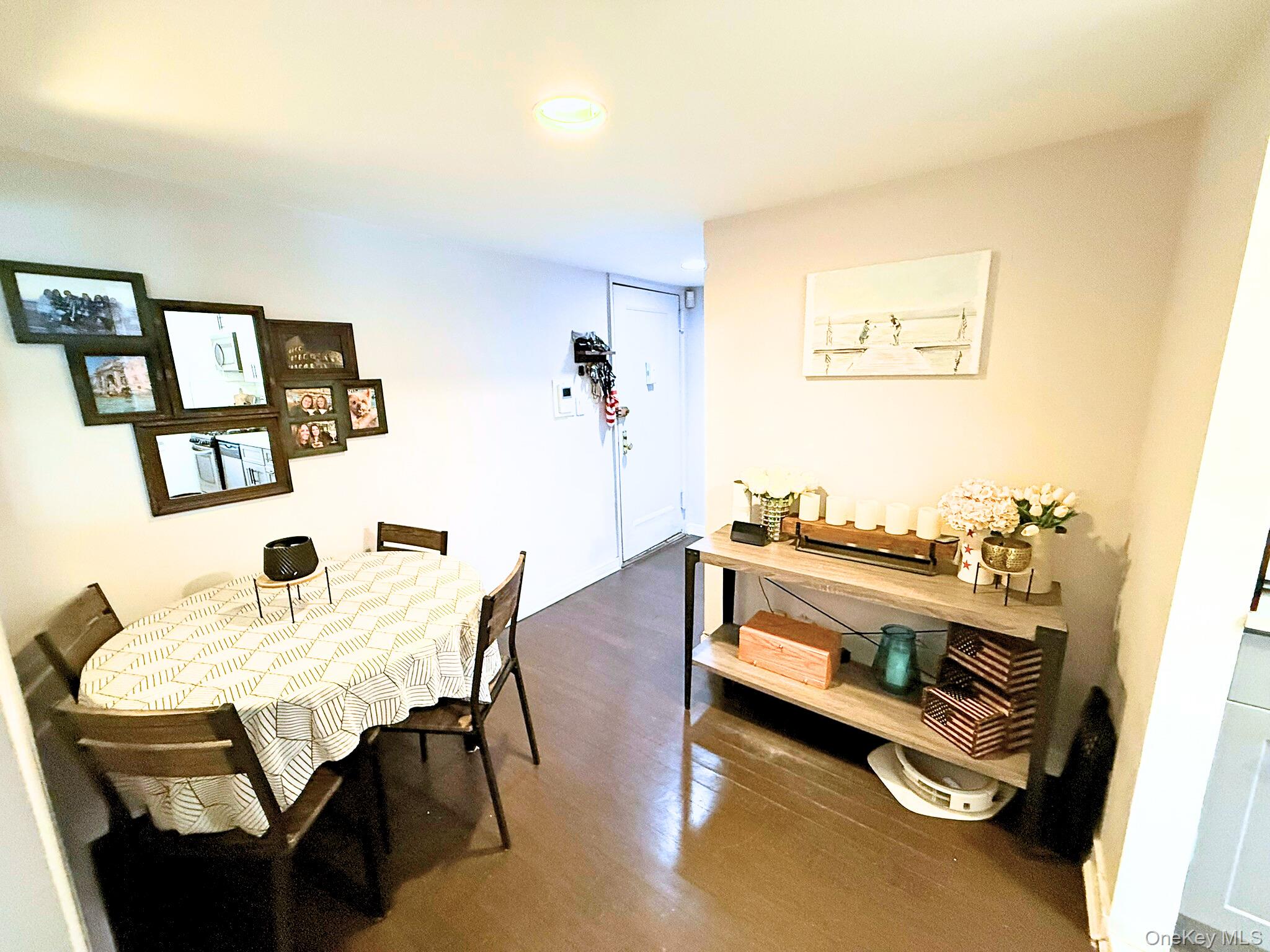 5 Terrace Circle # 1G, Great Neck, NY 11021