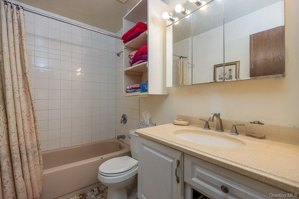 17 Parker Boulevard, Monsey, NY 10952