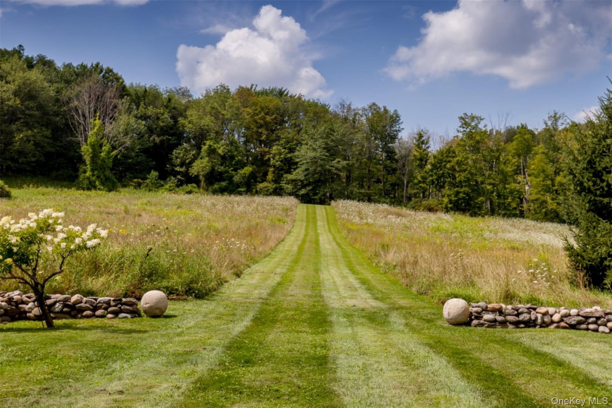 8 Old Killearn Road, Millbrook, NY 12545