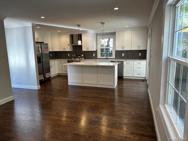 25 Maple Place, Hicksville, NY 11801