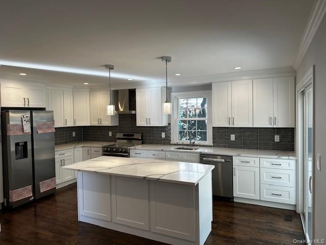 25 Maple Place, Hicksville, NY 11801