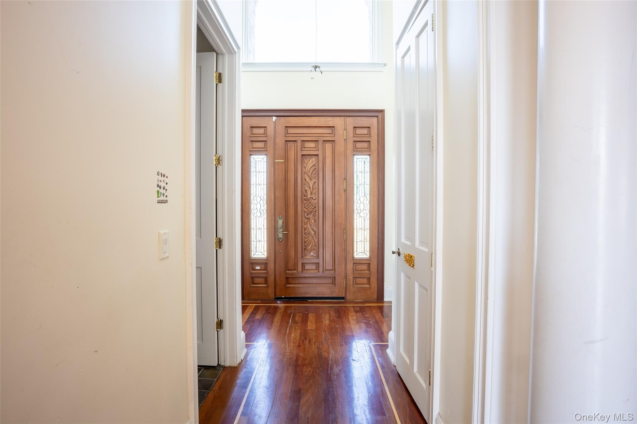 4 Sutton Place, Massapequa, NY 11758