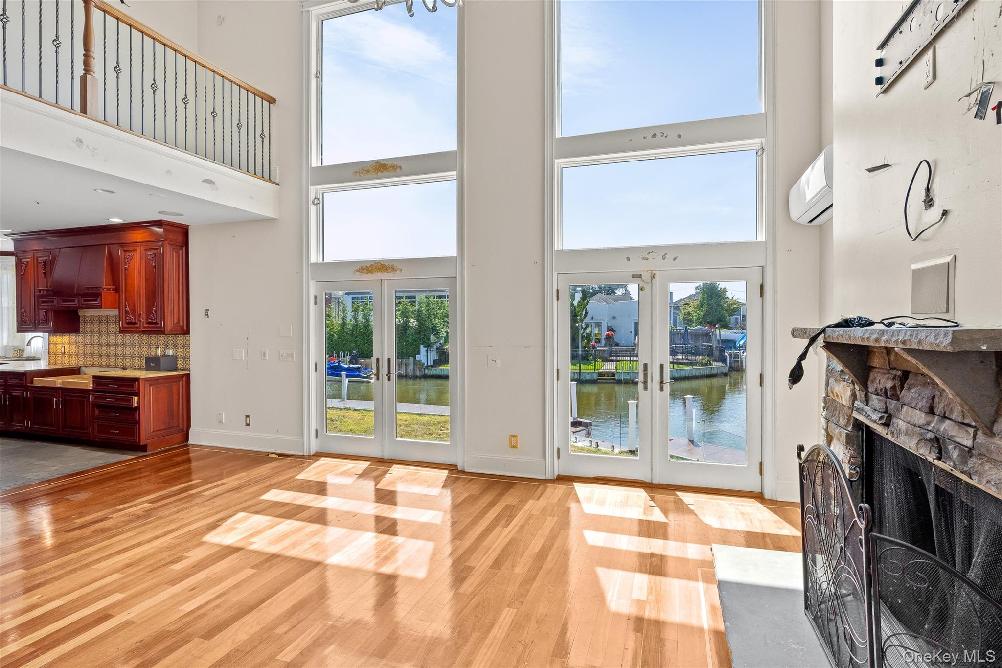 4 Sutton Place, Massapequa, NY 11758