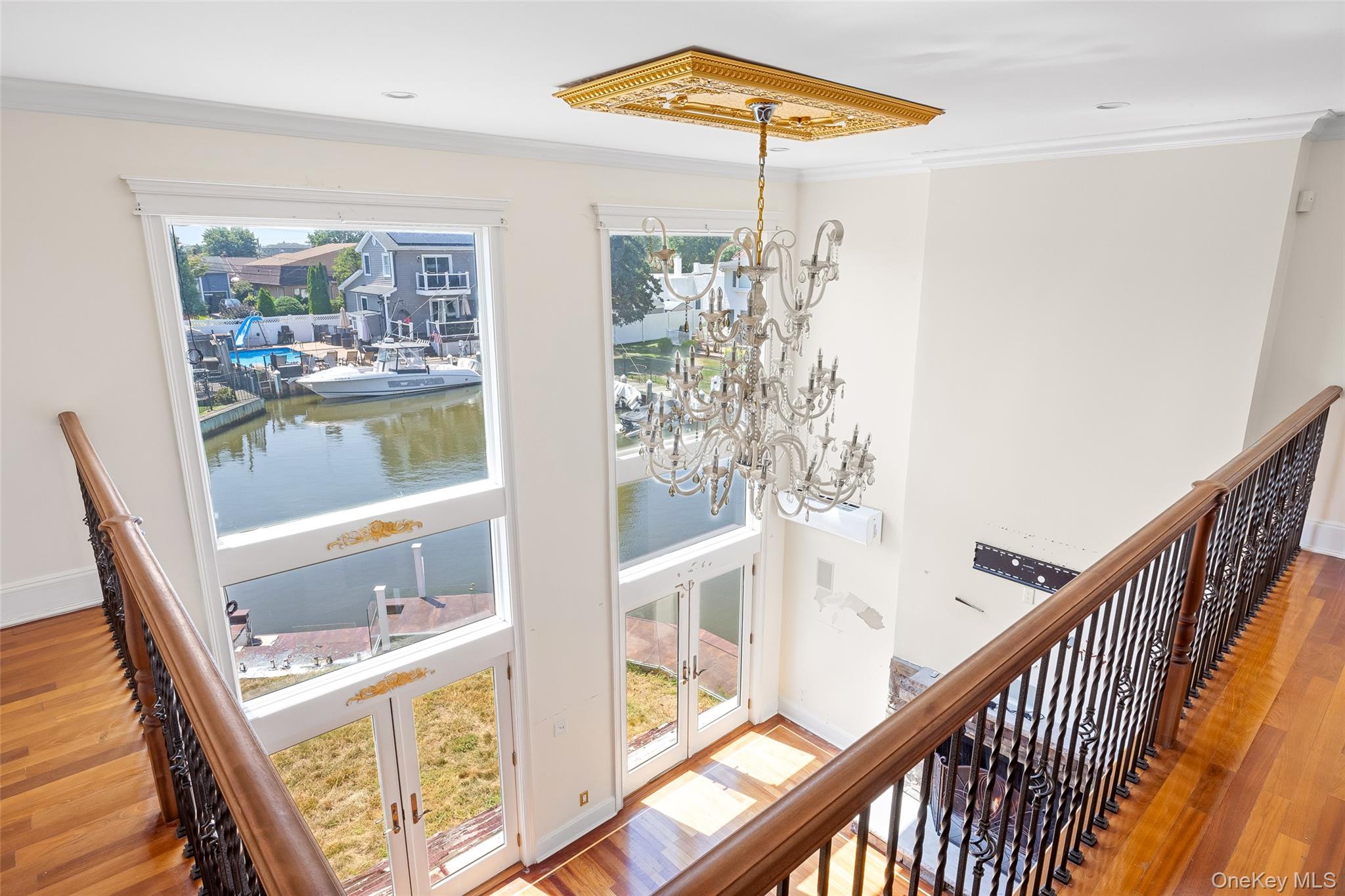 4 Sutton Place, Massapequa, NY 11758