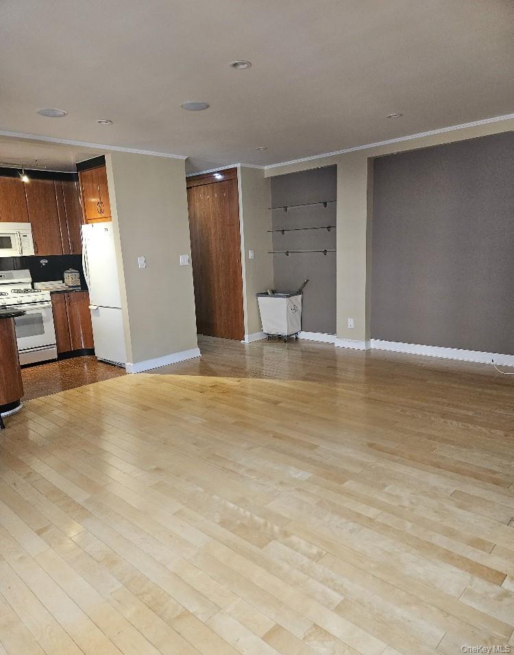 105-15 66 # 3F, Forest Hills, NY 11375