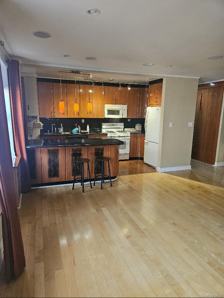 105-15 66 # 3F, Forest Hills, NY 11375