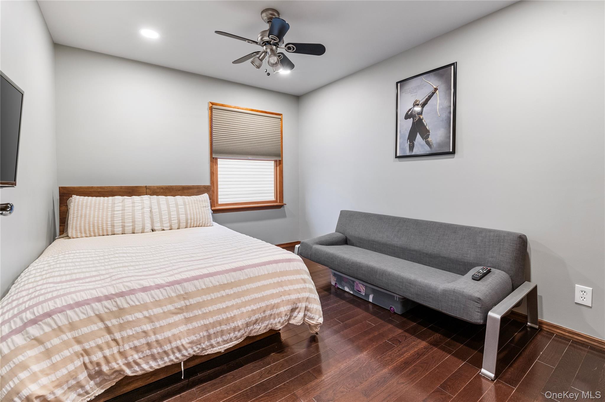 1041 N 4th Street, New Hyde Park, NY 11040