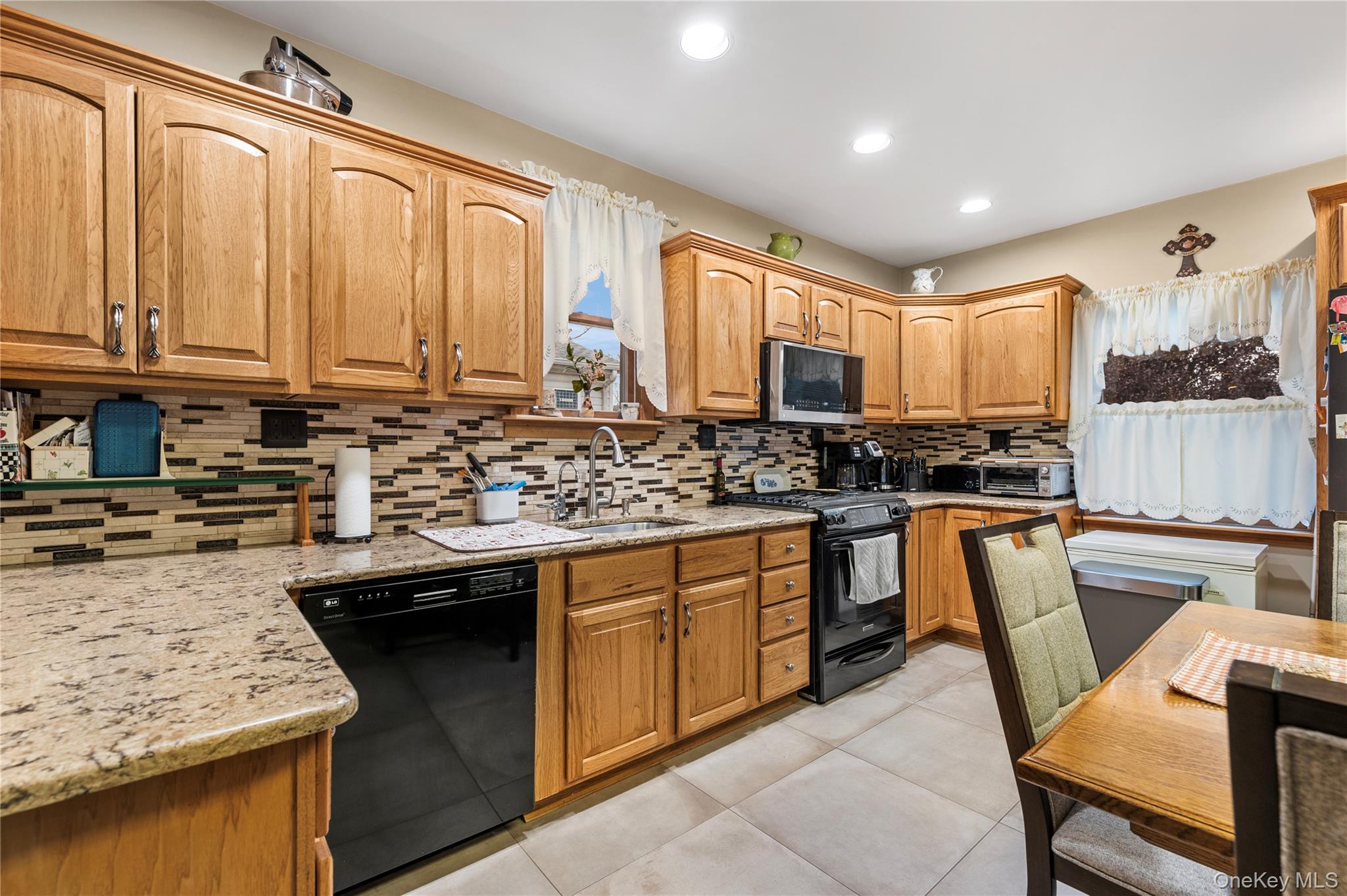 1041 N 4th Street, New Hyde Park, NY 11040