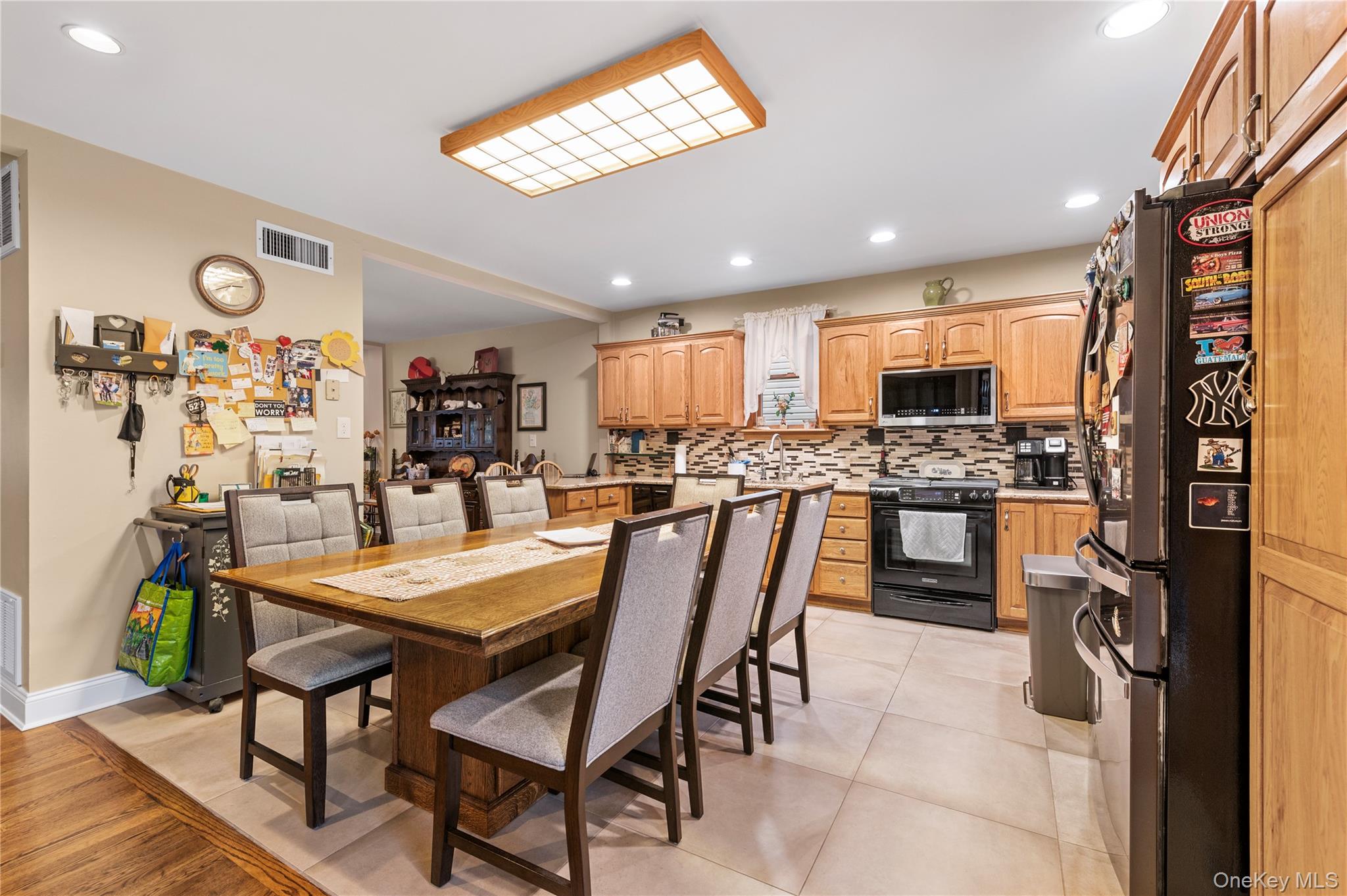 1041 N 4th Street, New Hyde Park, NY 11040