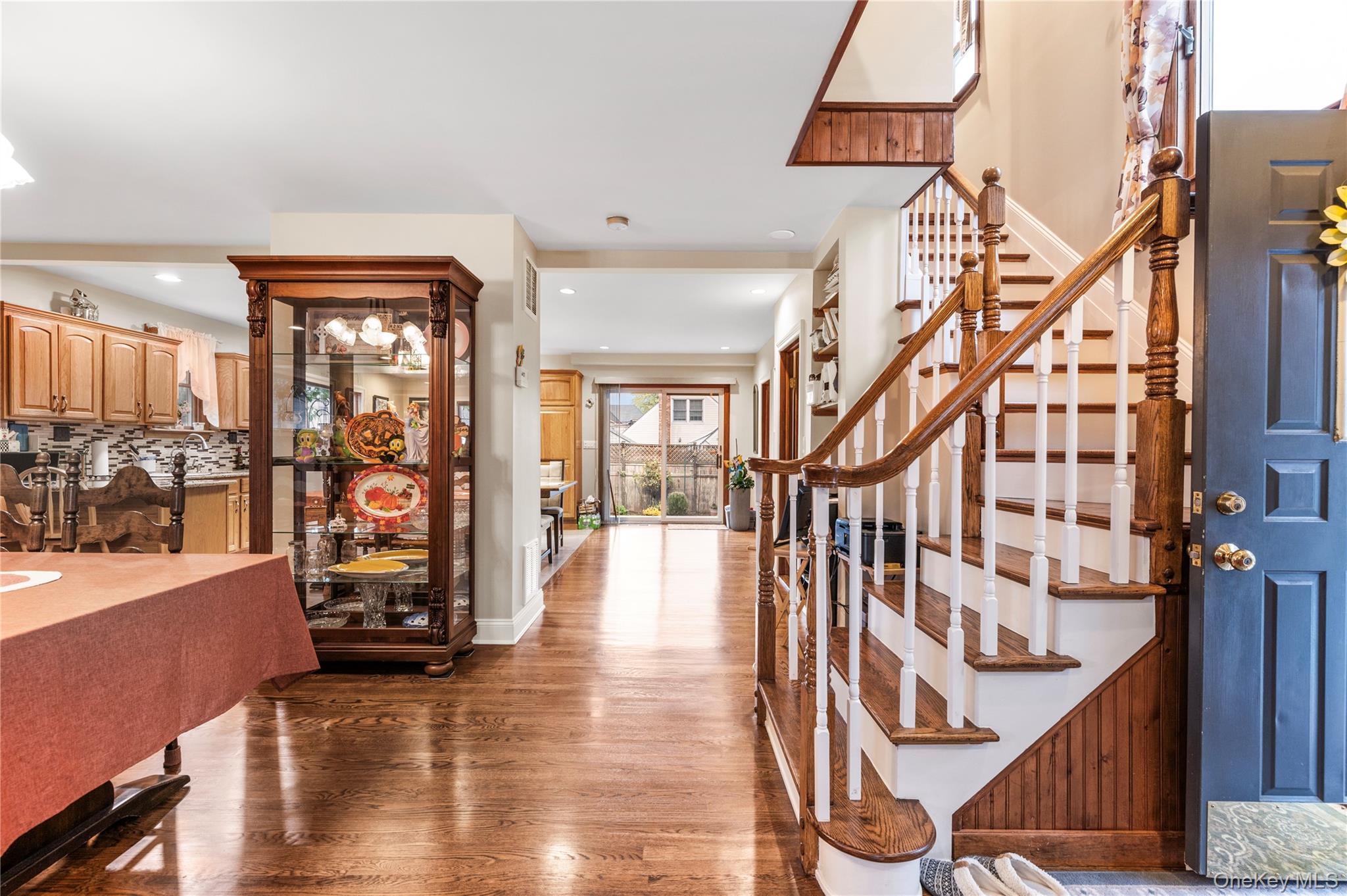 1041 N 4th Street, New Hyde Park, NY 11040