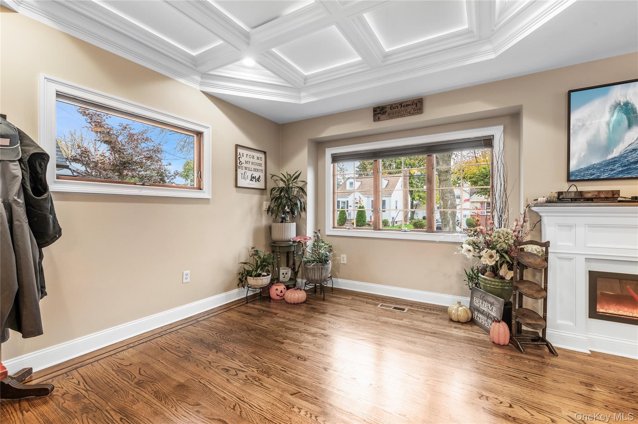 1041 N 4th Street, New Hyde Park, NY 11040