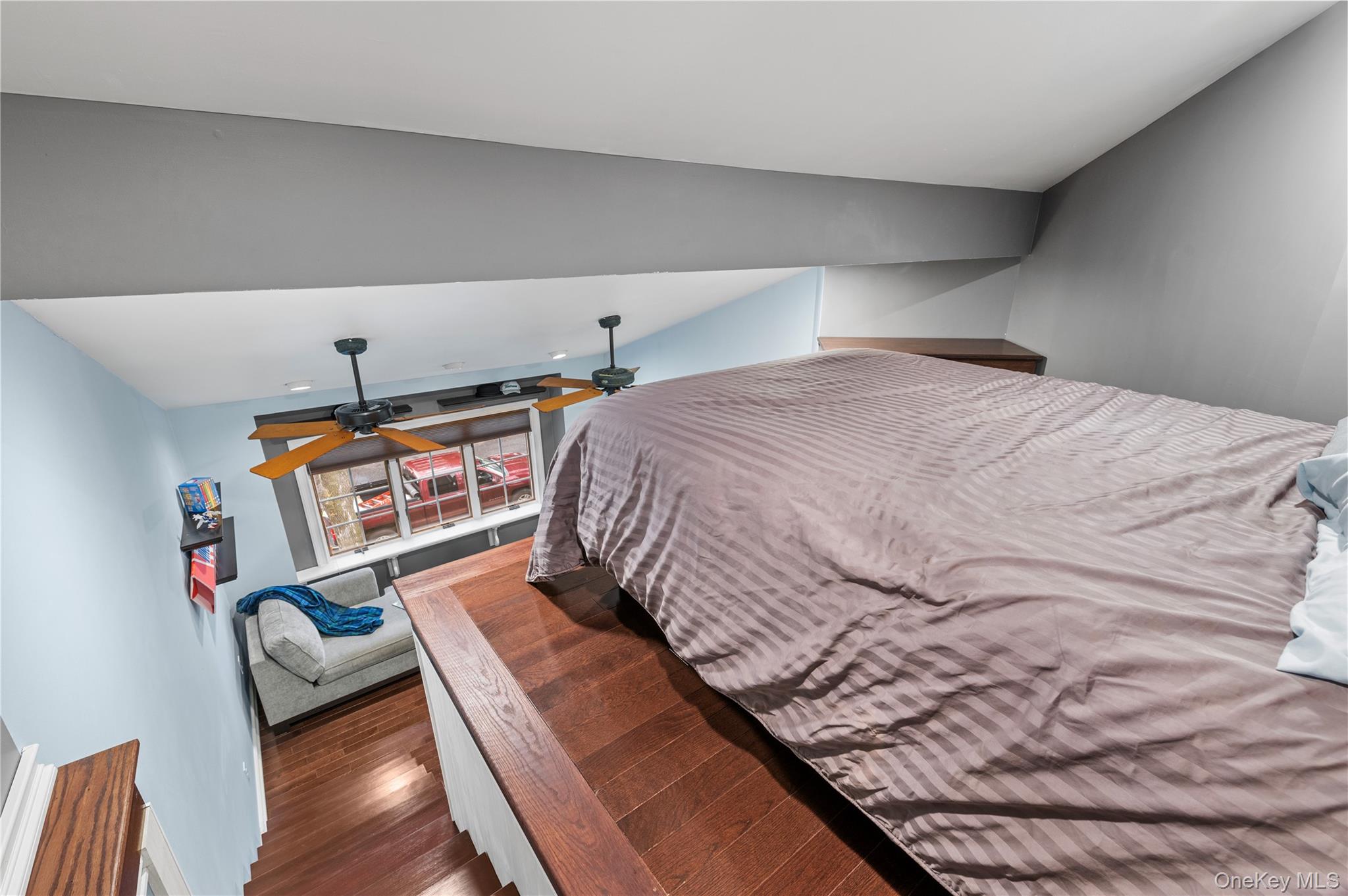 1041 N 4th Street, New Hyde Park, NY 11040