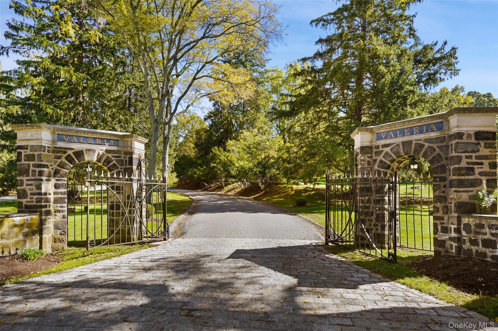 4 Goldman Court, Cortlandt Manor, NY 10567