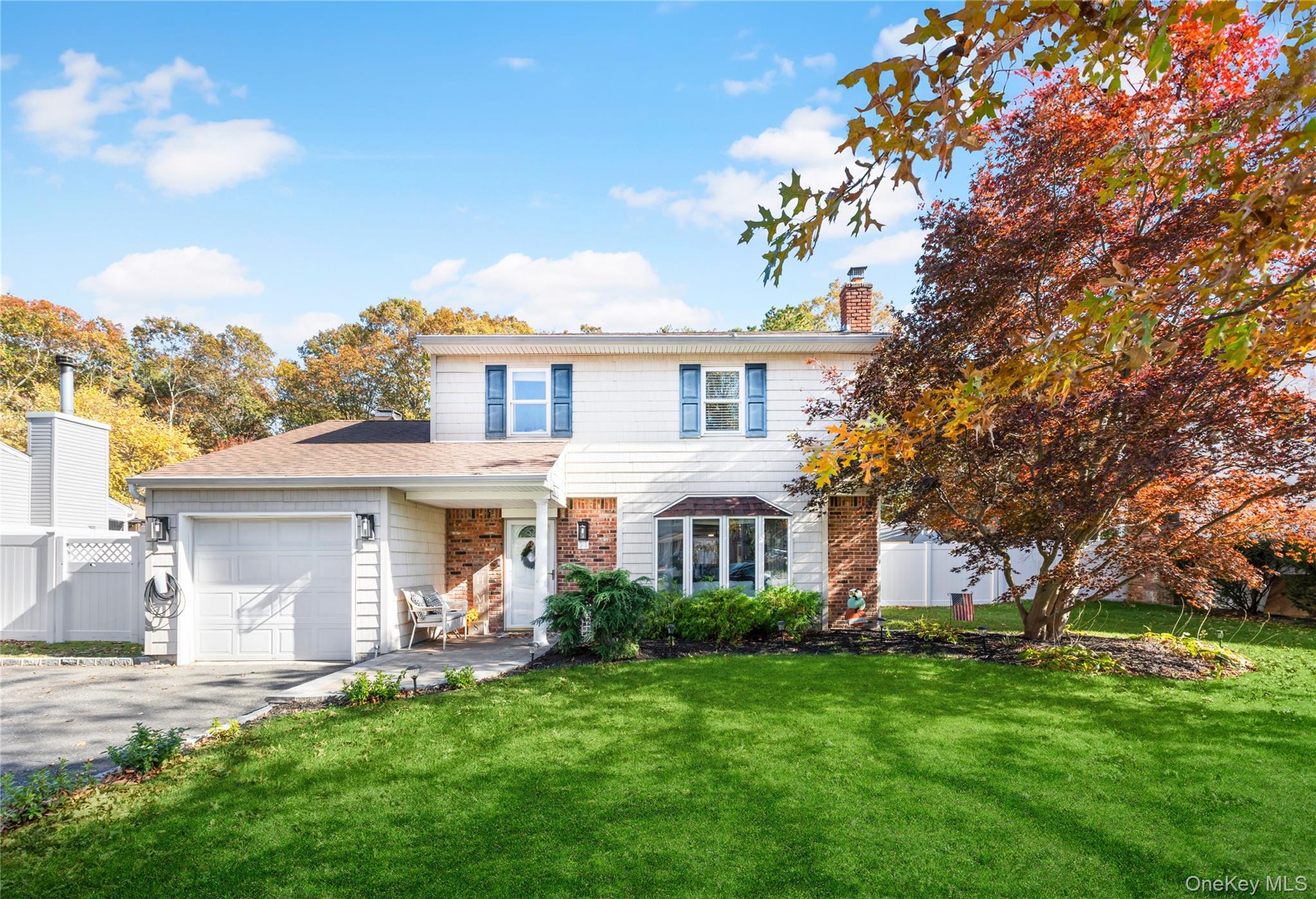 31 Fallen Leaf Road, Holbrook, NY 11741