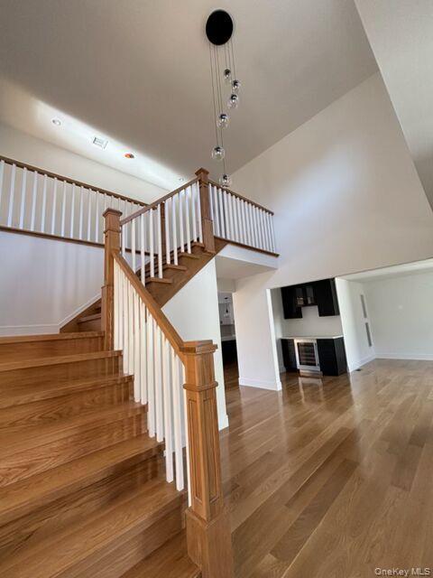 6 Clearmeadow Court, Woodbury, NY 11797