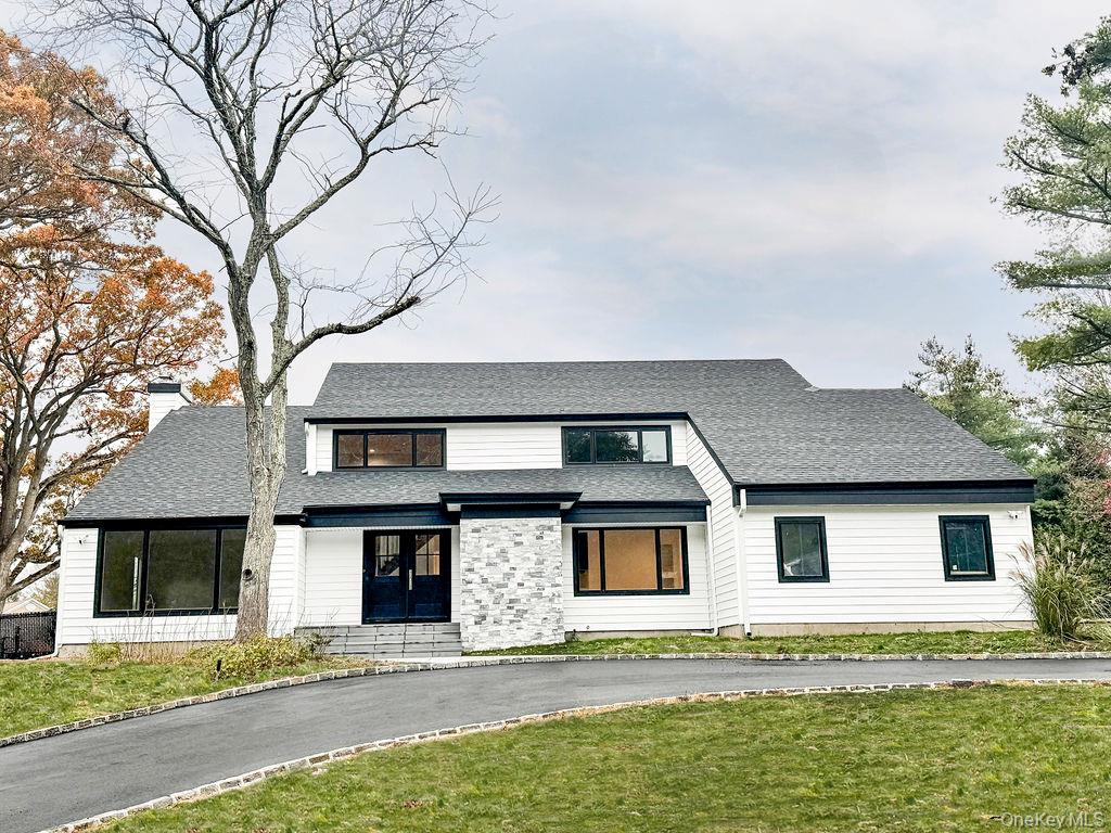 6 Clearmeadow Ct, Woodbury, NY 11797