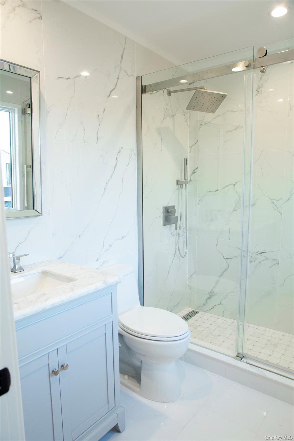 6 Clearmeadow Court, Woodbury, NY 11797