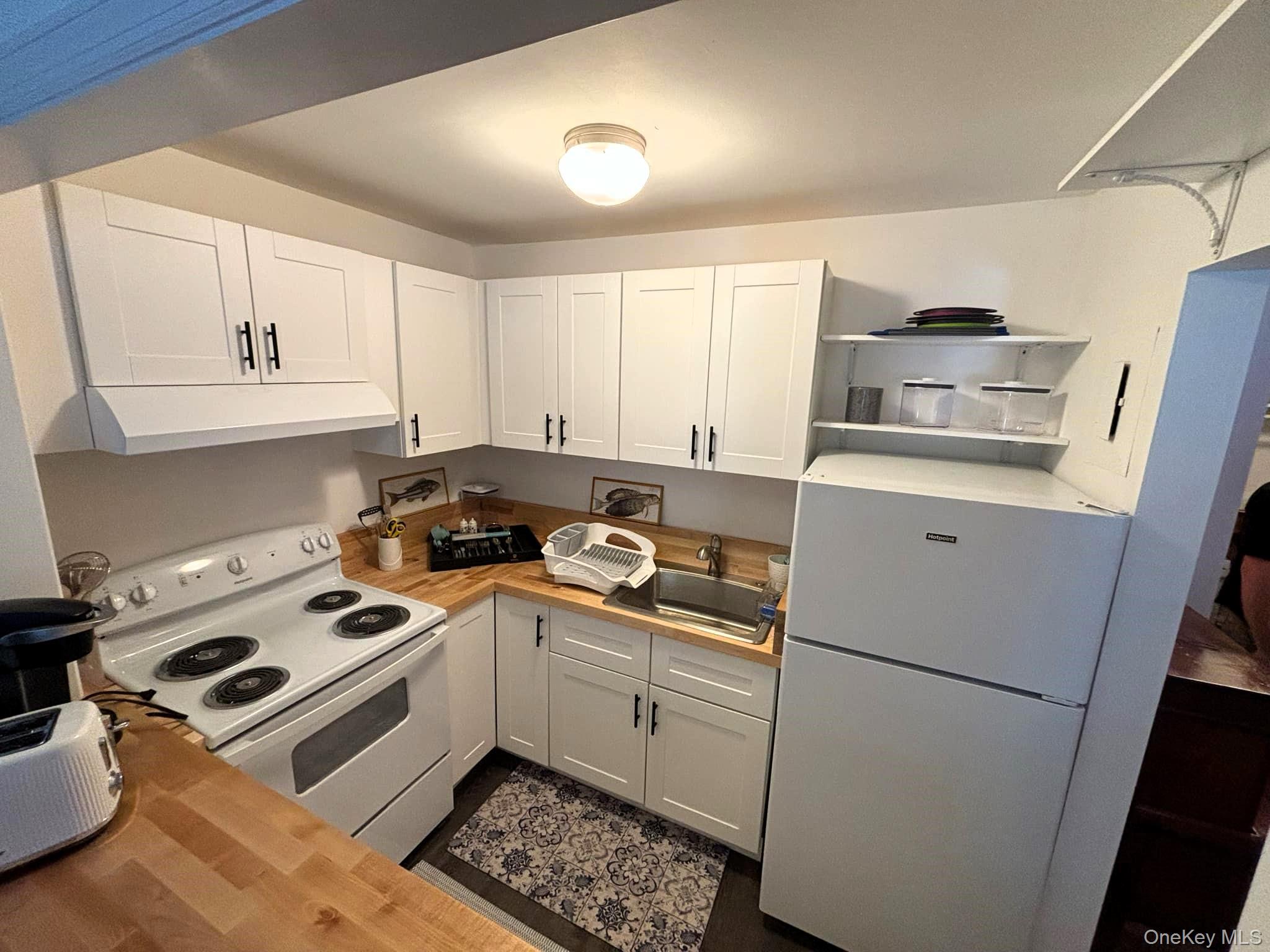 26 Layton Avenue, Southampton, NY 11968