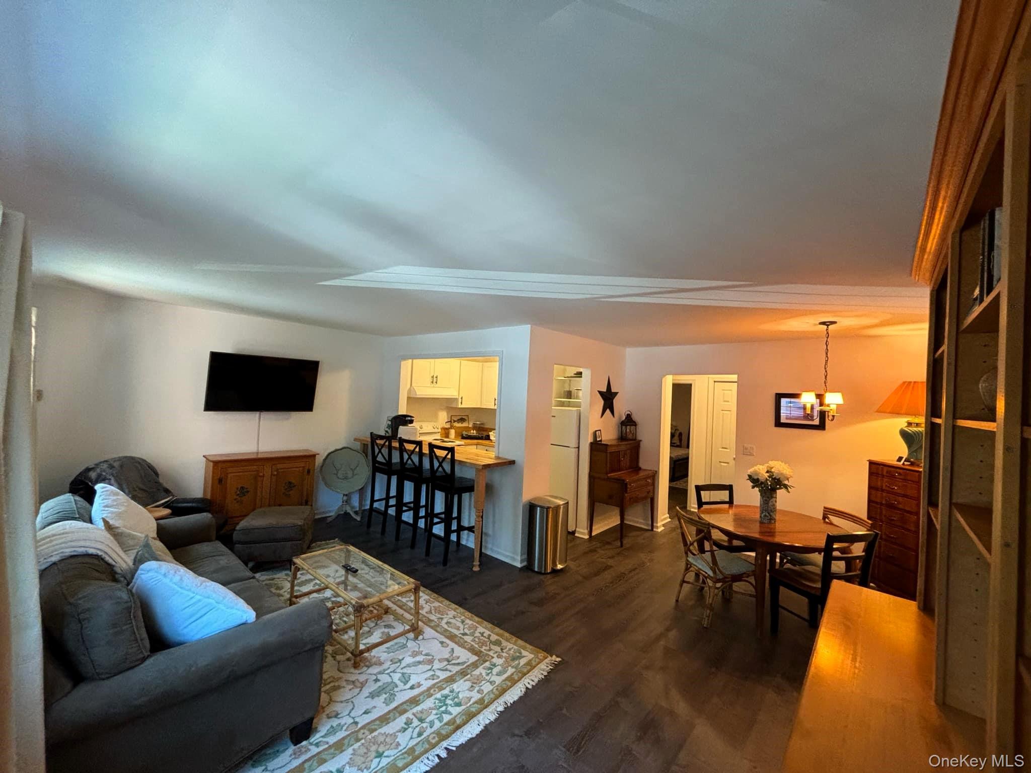 26 Layton Avenue, Southampton, NY 11968