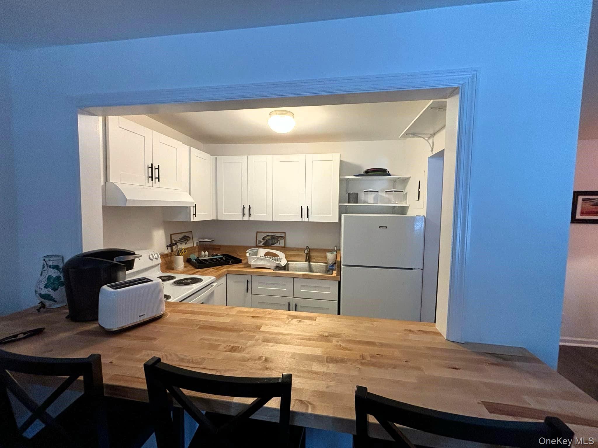 26 Layton Avenue, Southampton, NY 11968