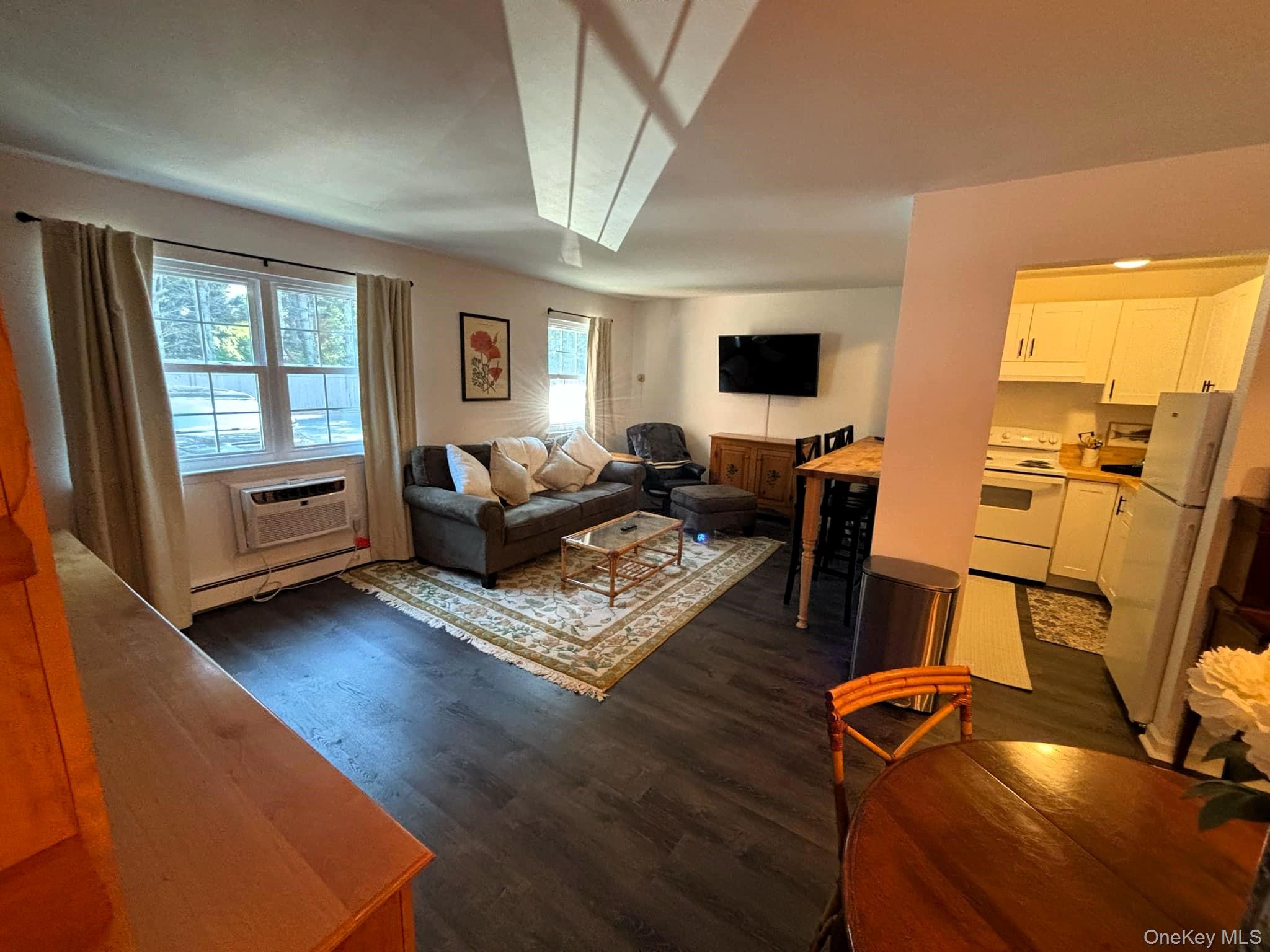 26 Layton Avenue, Southampton, NY 11968